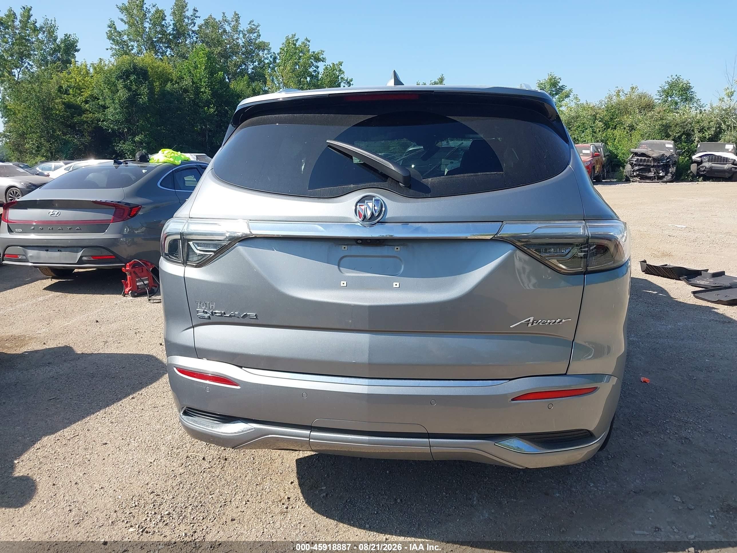 2024 Buick Enclave Avenir Awd Gray vin: 5GAEVCKW7RJ104911