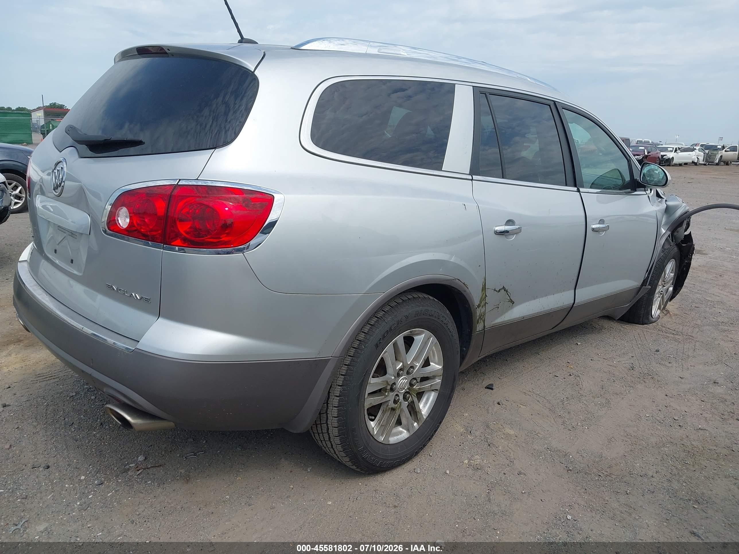 2012 Buick Enclave   Silver vin: 5GAKRAED1CJ391255