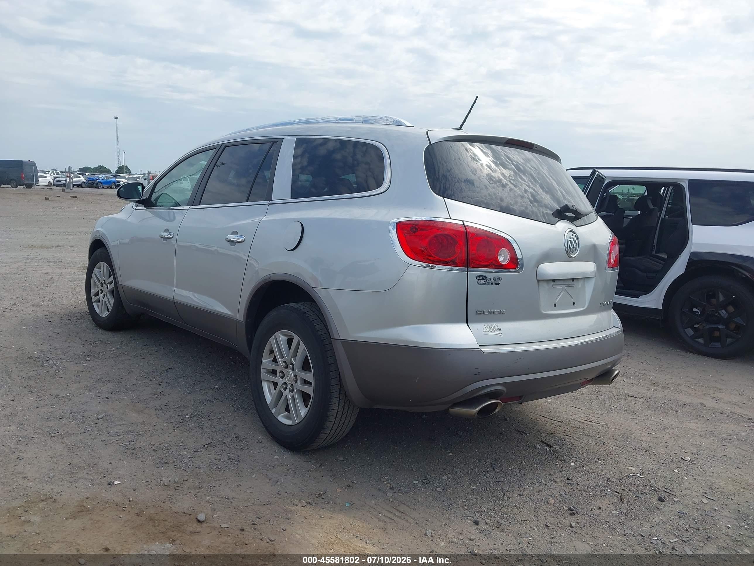2012 Buick Enclave   Silver vin: 5GAKRAED1CJ391255