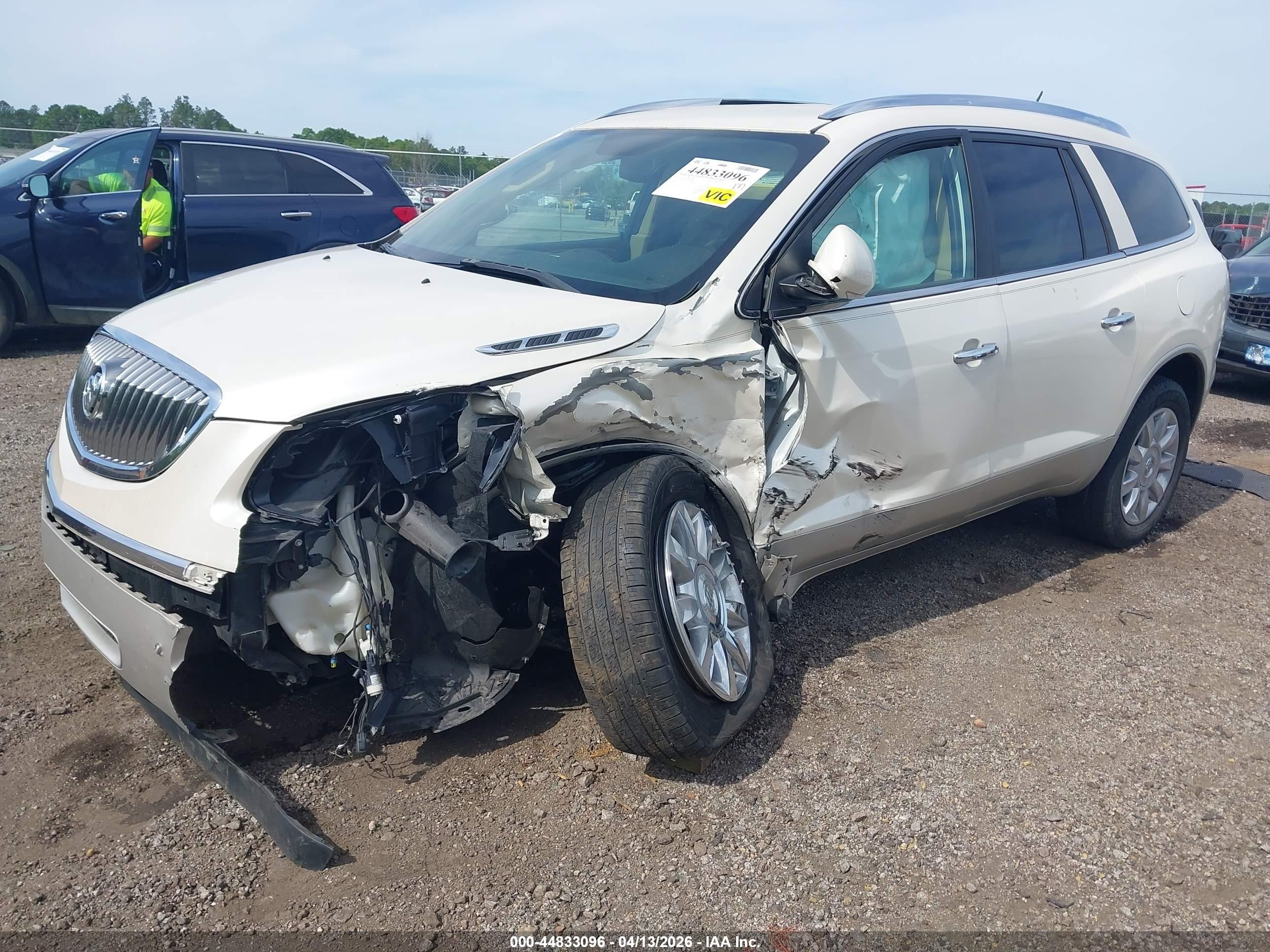 2011 Buick Enclave Cx Кремовый vin: 5GAKRAED2BJ266960