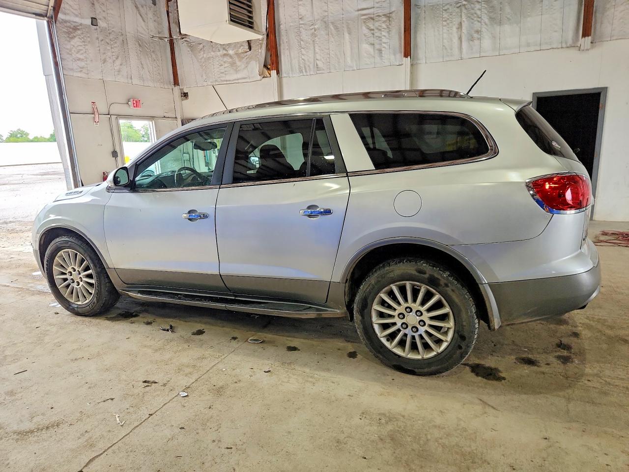2011 Buick Enclave Cx Silver vin: 5GAKRAED8BJ257826