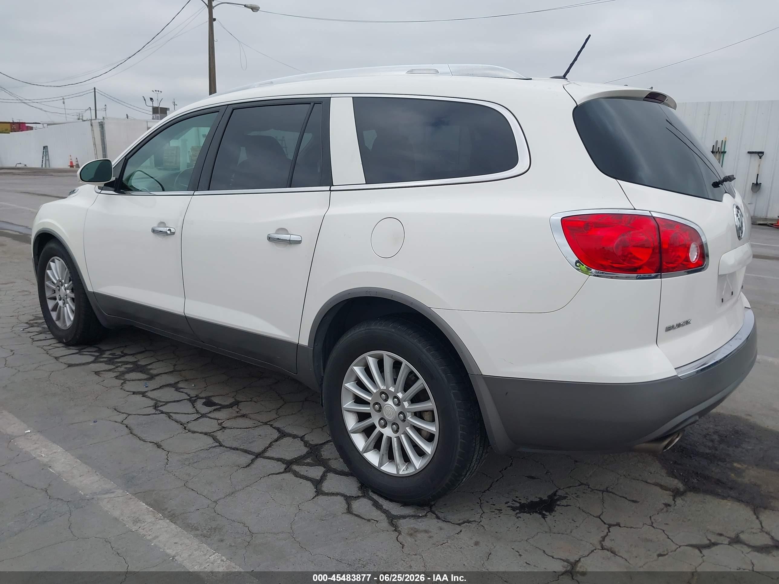 2011 Buick Enclave Cx White vin: 5GAKRAEDXBJ382990