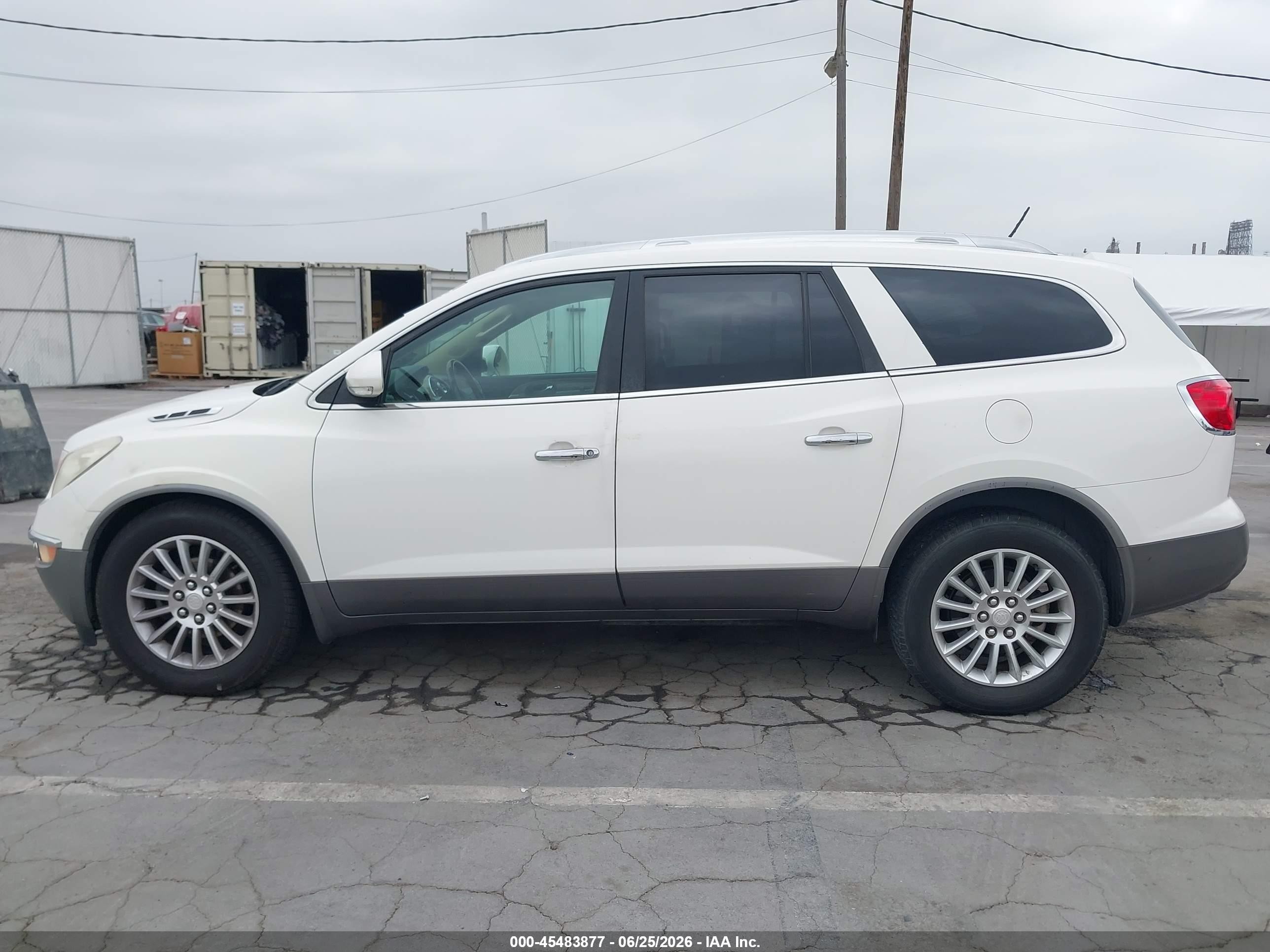 2011 Buick Enclave Cx White vin: 5GAKRAEDXBJ382990