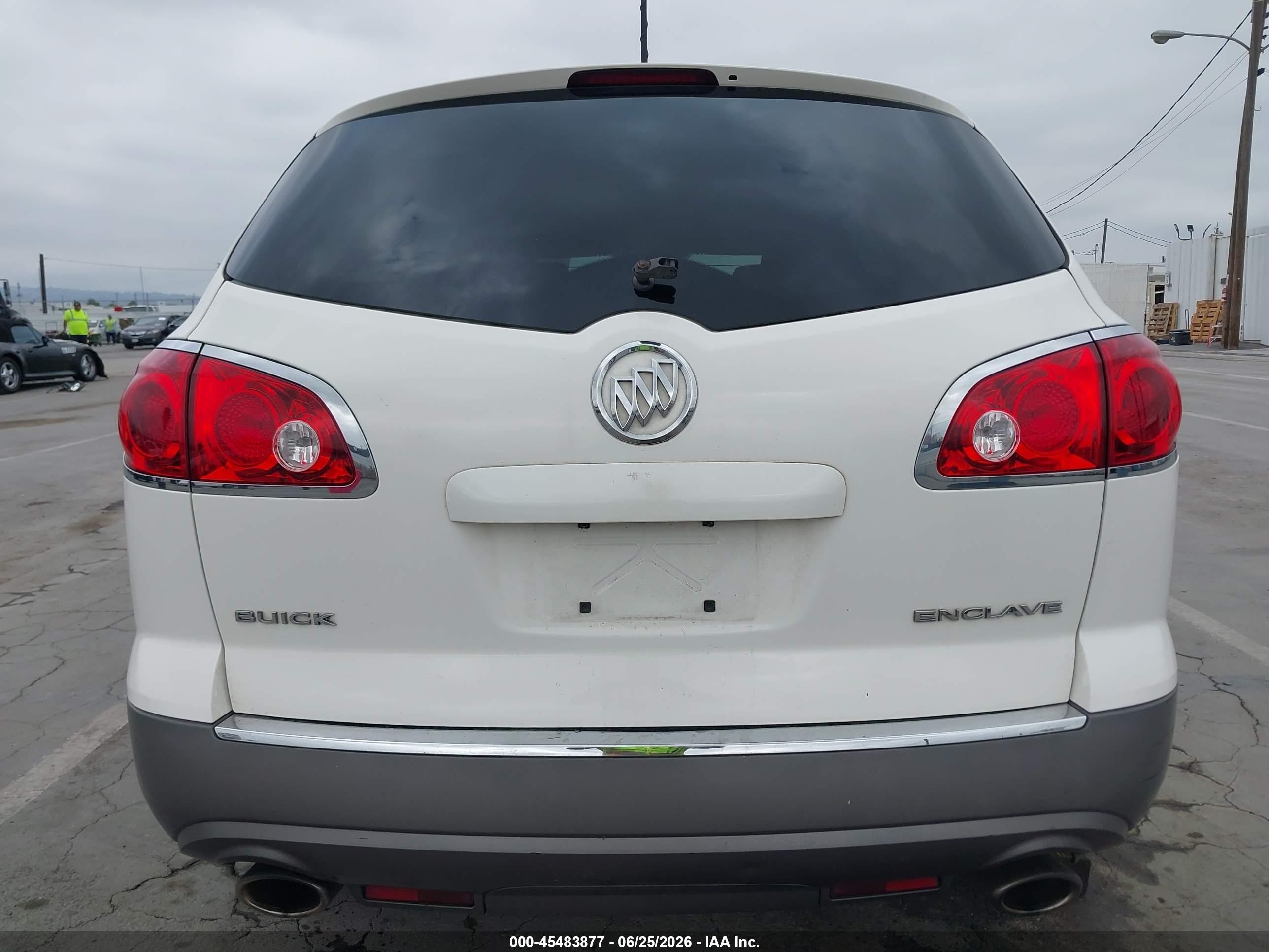 2011 Buick Enclave Cx White vin: 5GAKRAEDXBJ382990