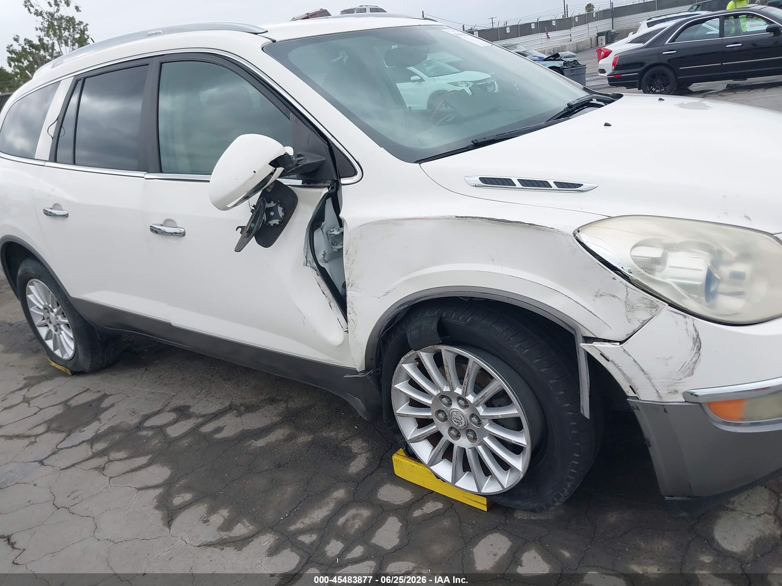 2011 Buick Enclave Cx White vin: 5GAKRAEDXBJ382990