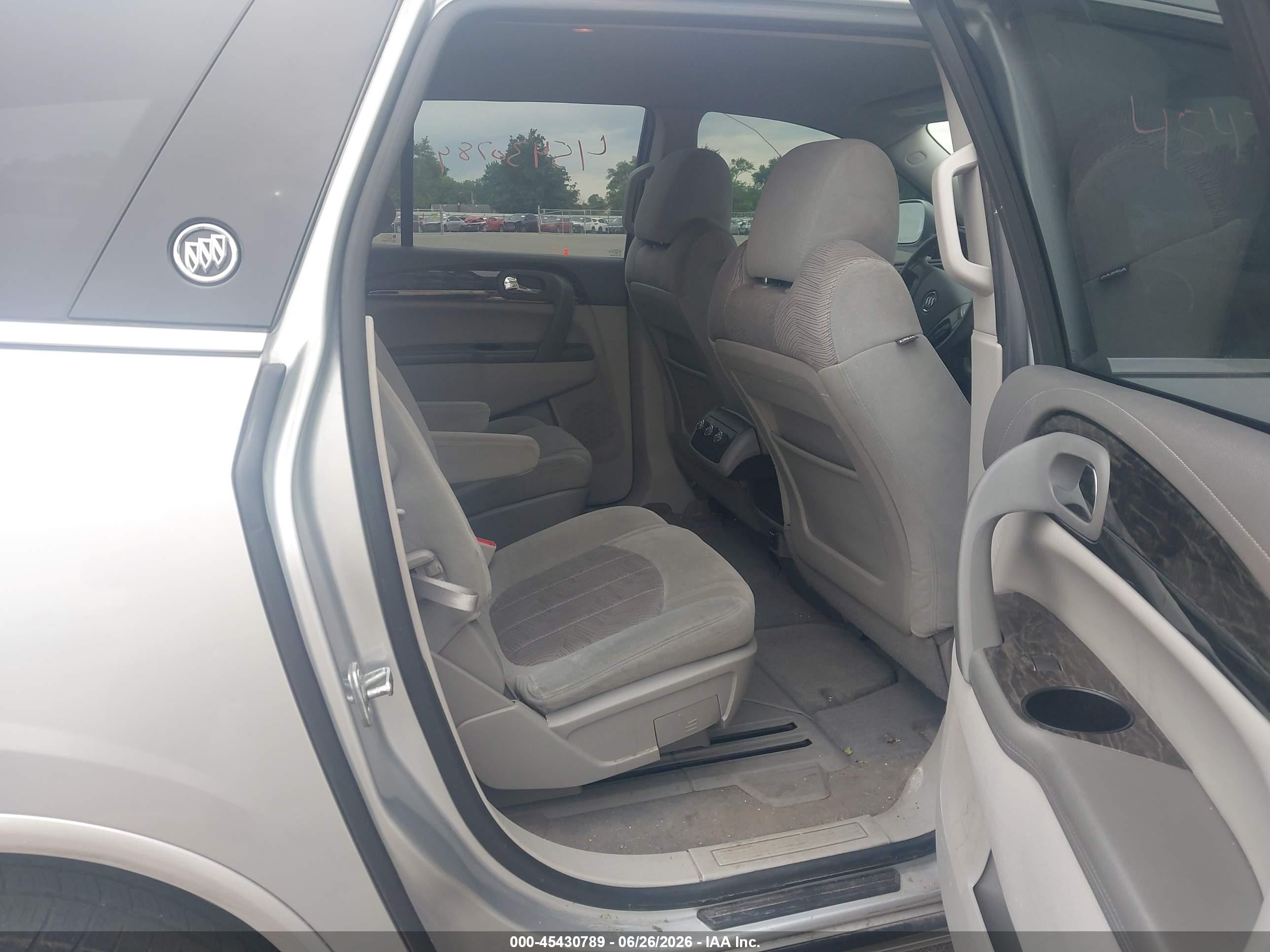 2014 Buick Enclave Convenience Silver vin: 5GAKRAKD4EJ207840