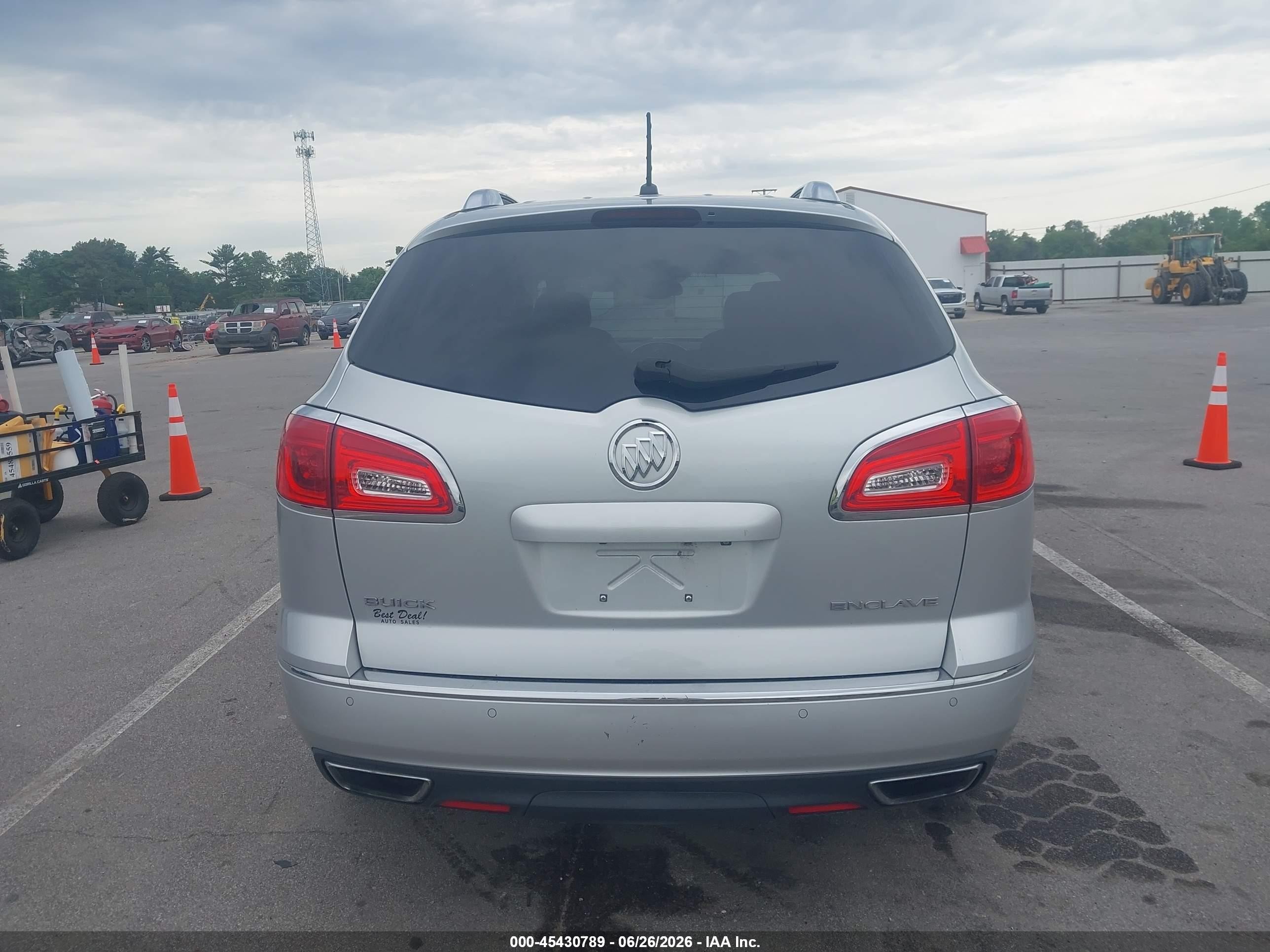 2014 Buick Enclave Convenience Silver vin: 5GAKRAKD4EJ207840