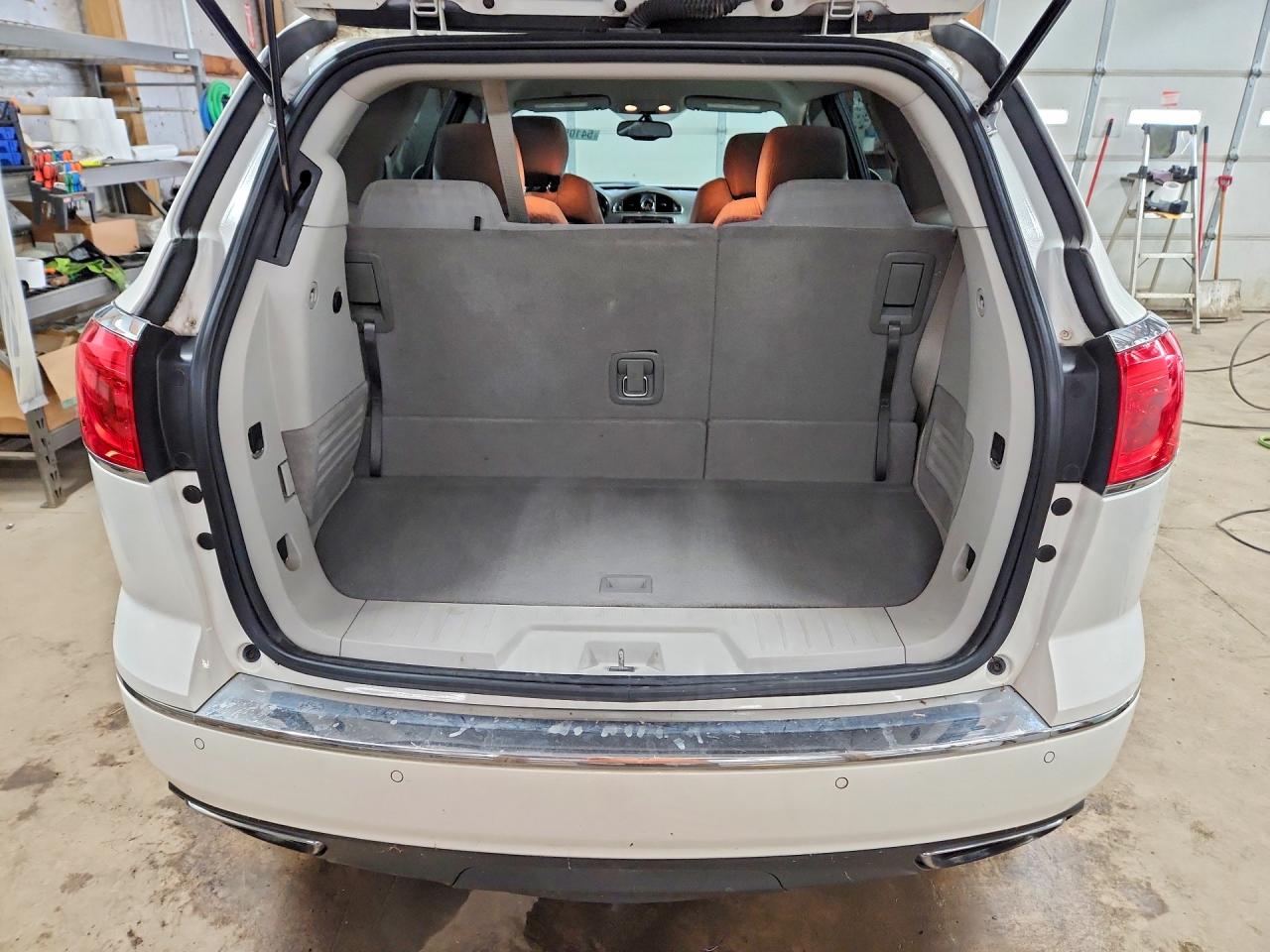 2015 Buick Enclave White vin: 5GAKRAKD4FJ294866