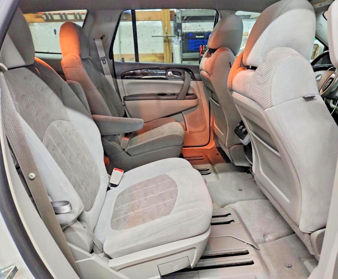 2015 Buick Enclave White vin: 5GAKRAKD4FJ294866