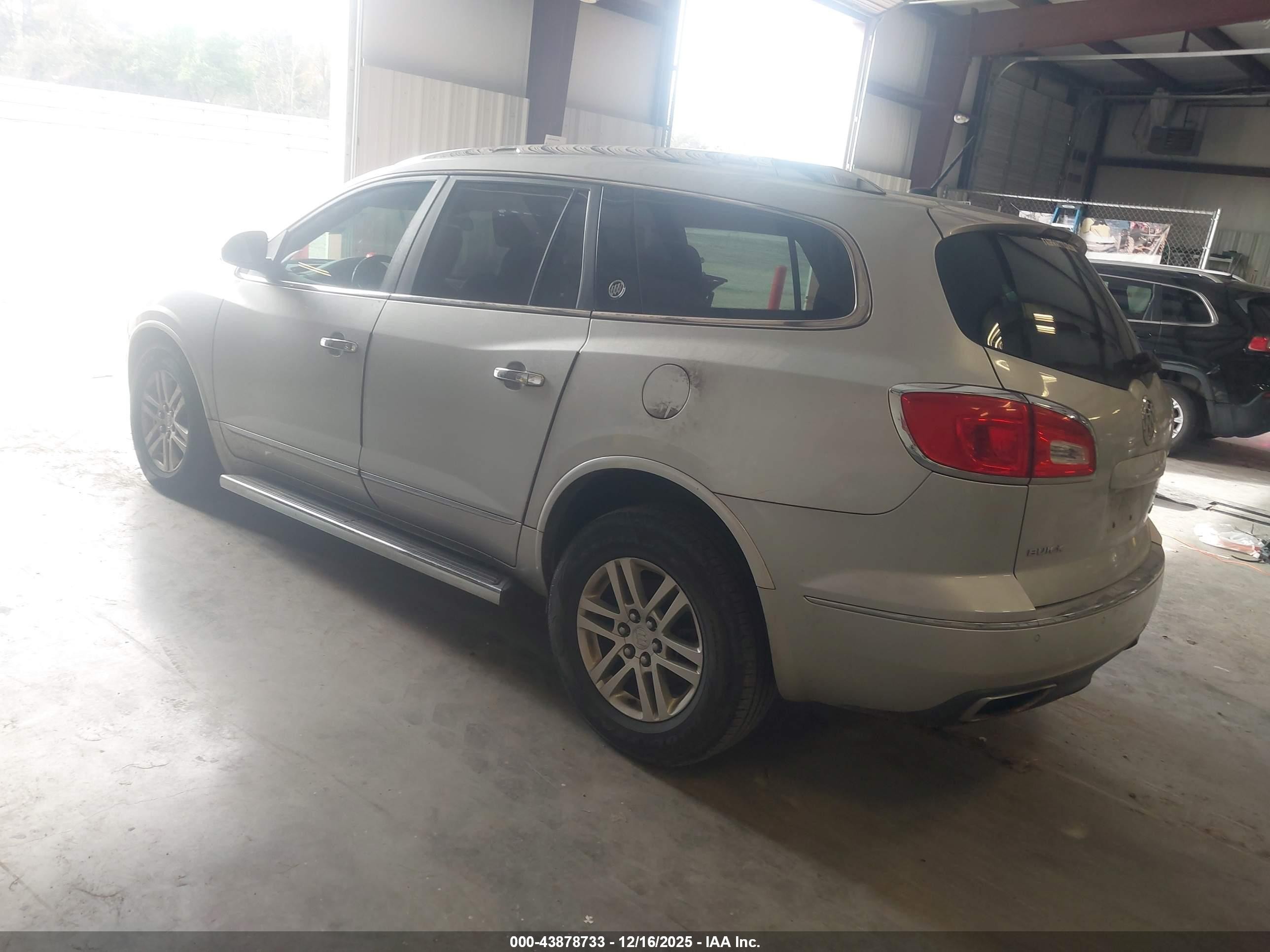 2014 Buick Enclave Convenience Silver vin: 5GAKRAKD6EJ184223
