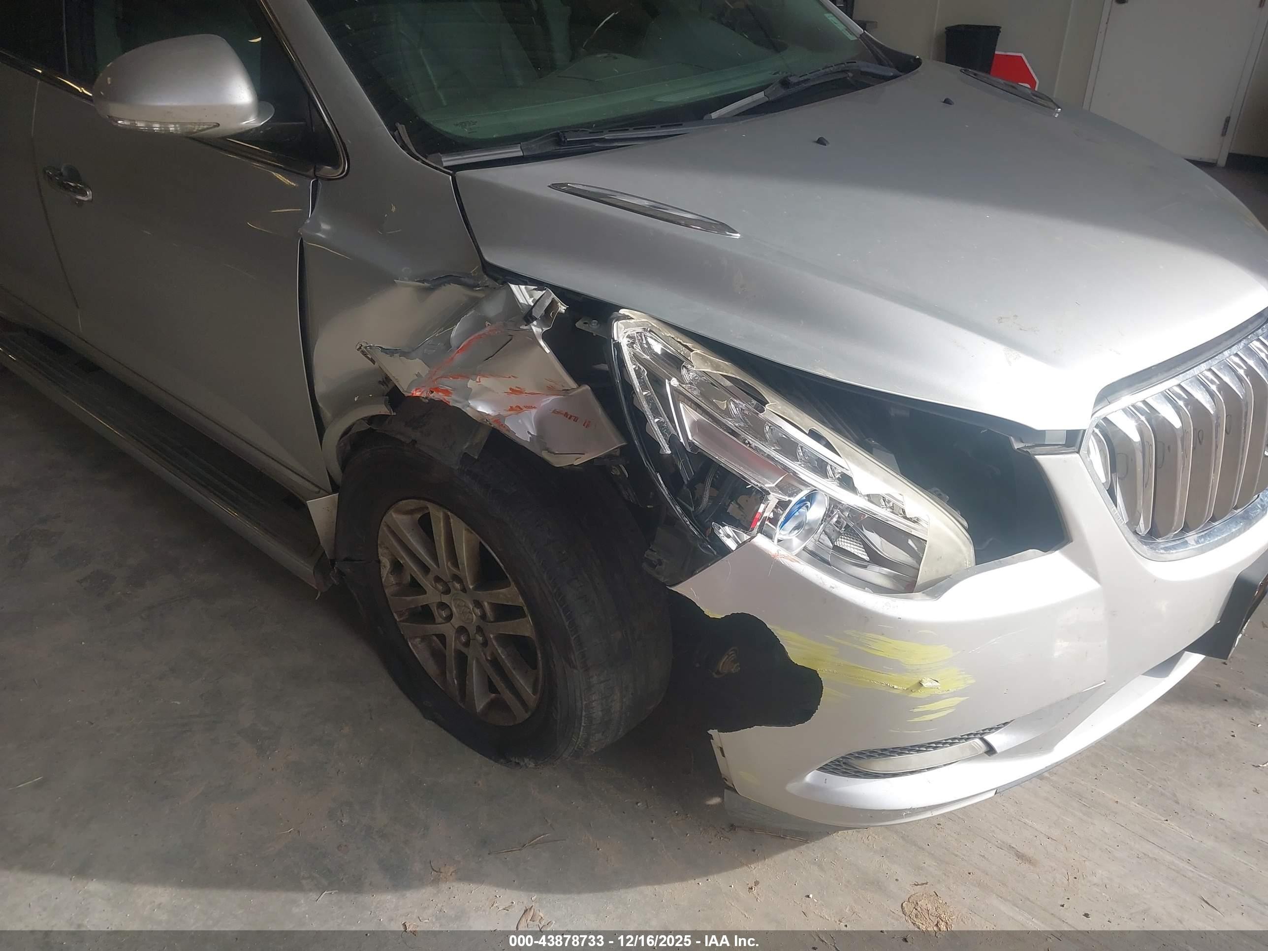 2014 Buick Enclave Convenience Silver vin: 5GAKRAKD6EJ184223