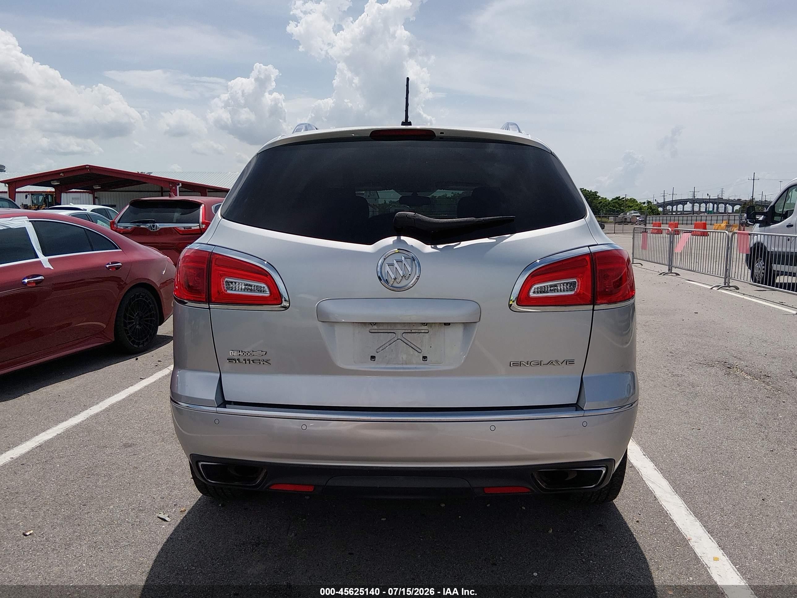 2015 Buick Enclave Convenience Silver vin: 5GAKRAKD6FJ380017