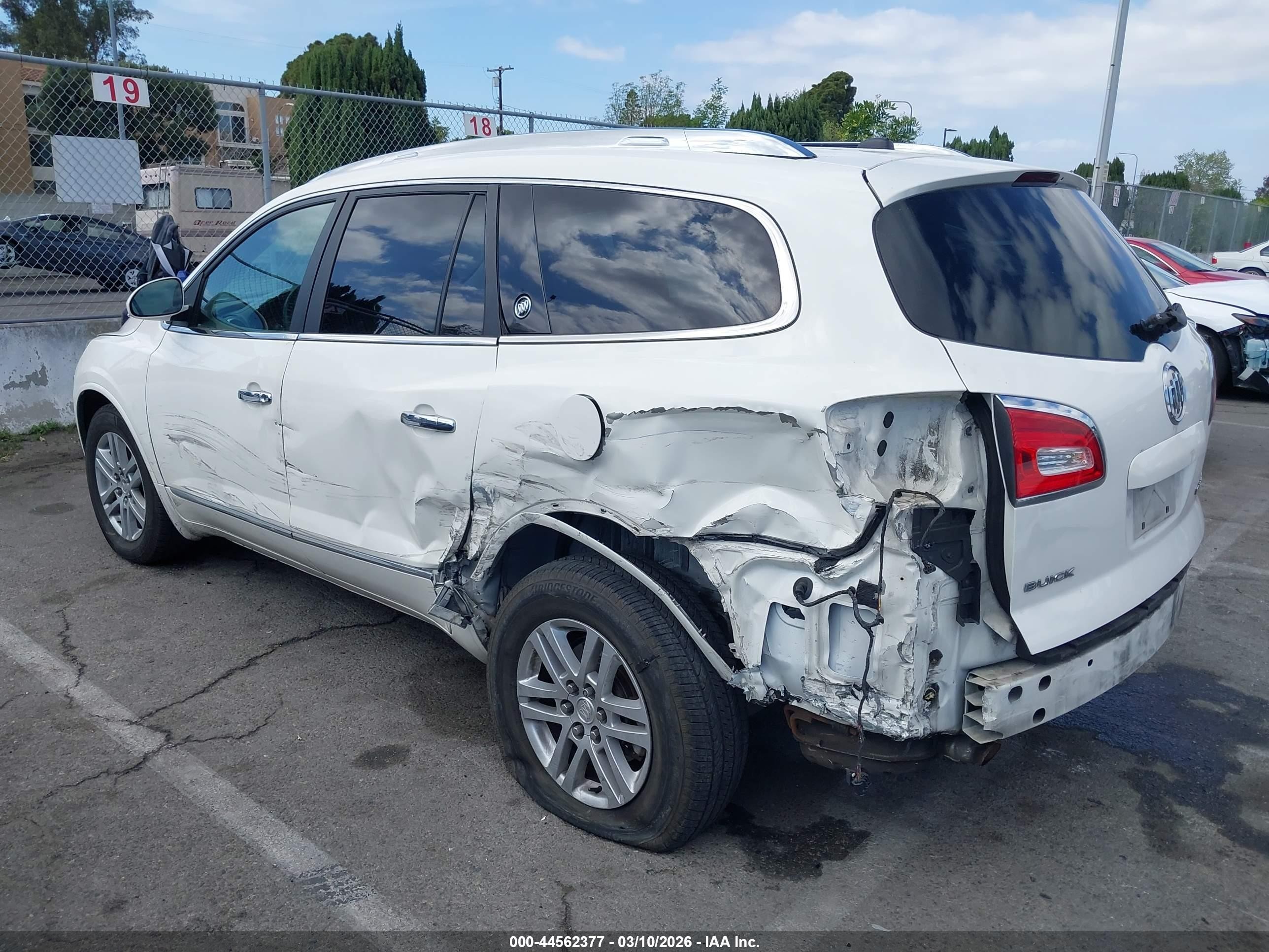 2015 Buick Enclave Convenience White vin: 5GAKRAKD8FJ119696