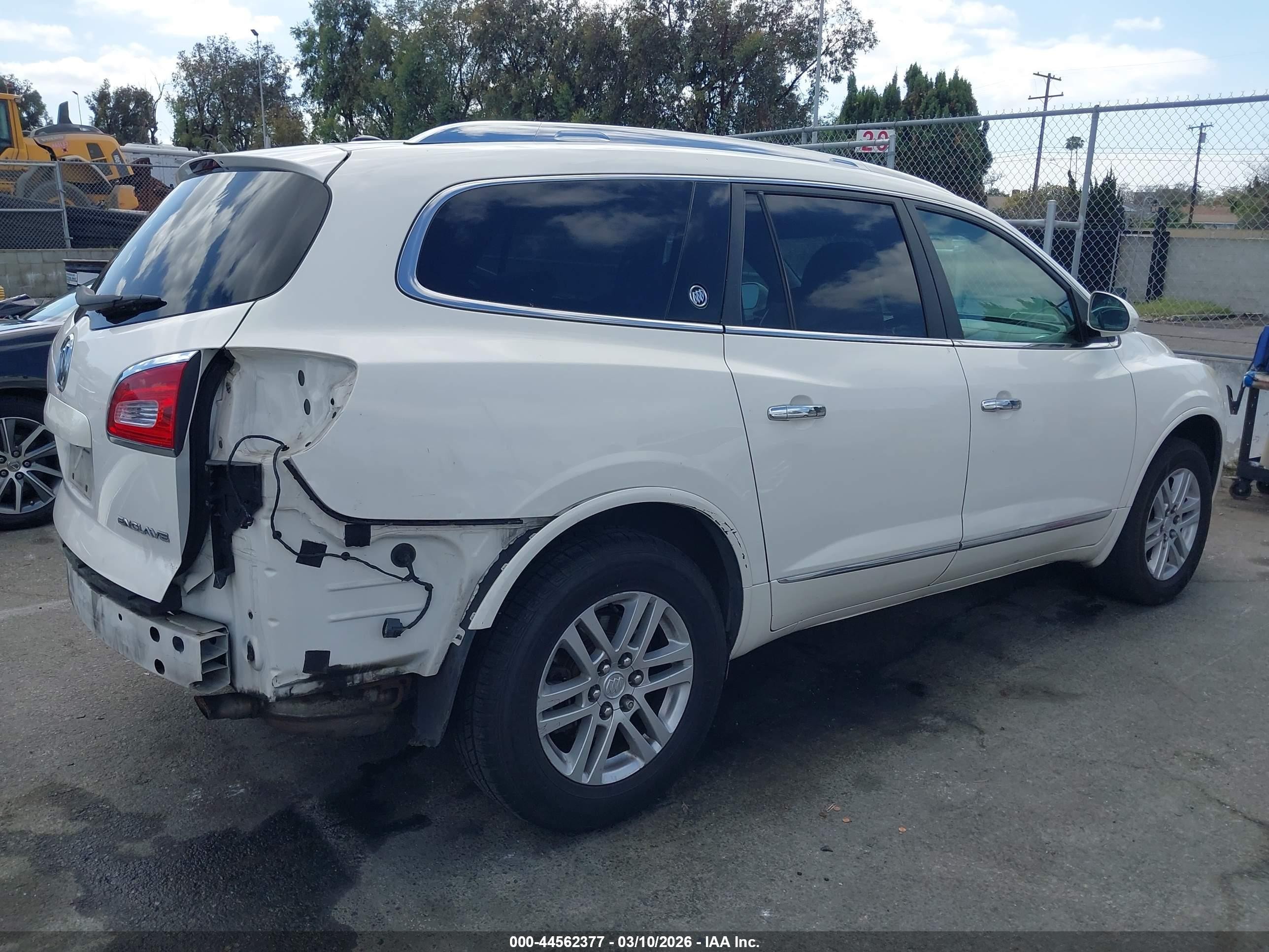 2015 Buick Enclave Convenience White vin: 5GAKRAKD8FJ119696