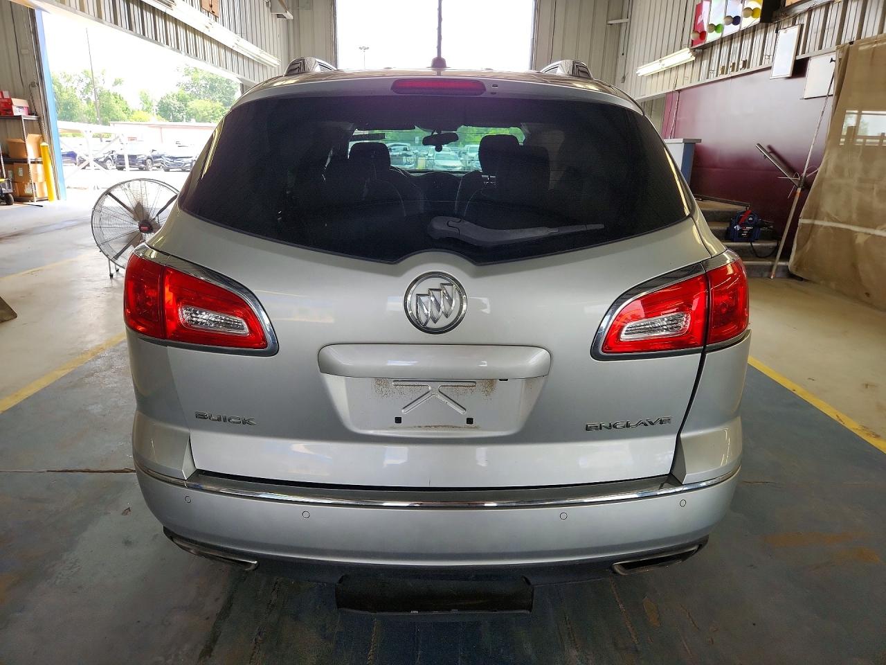 2015 Buick Enclave Silver vin: 5GAKRAKDXFJ243467