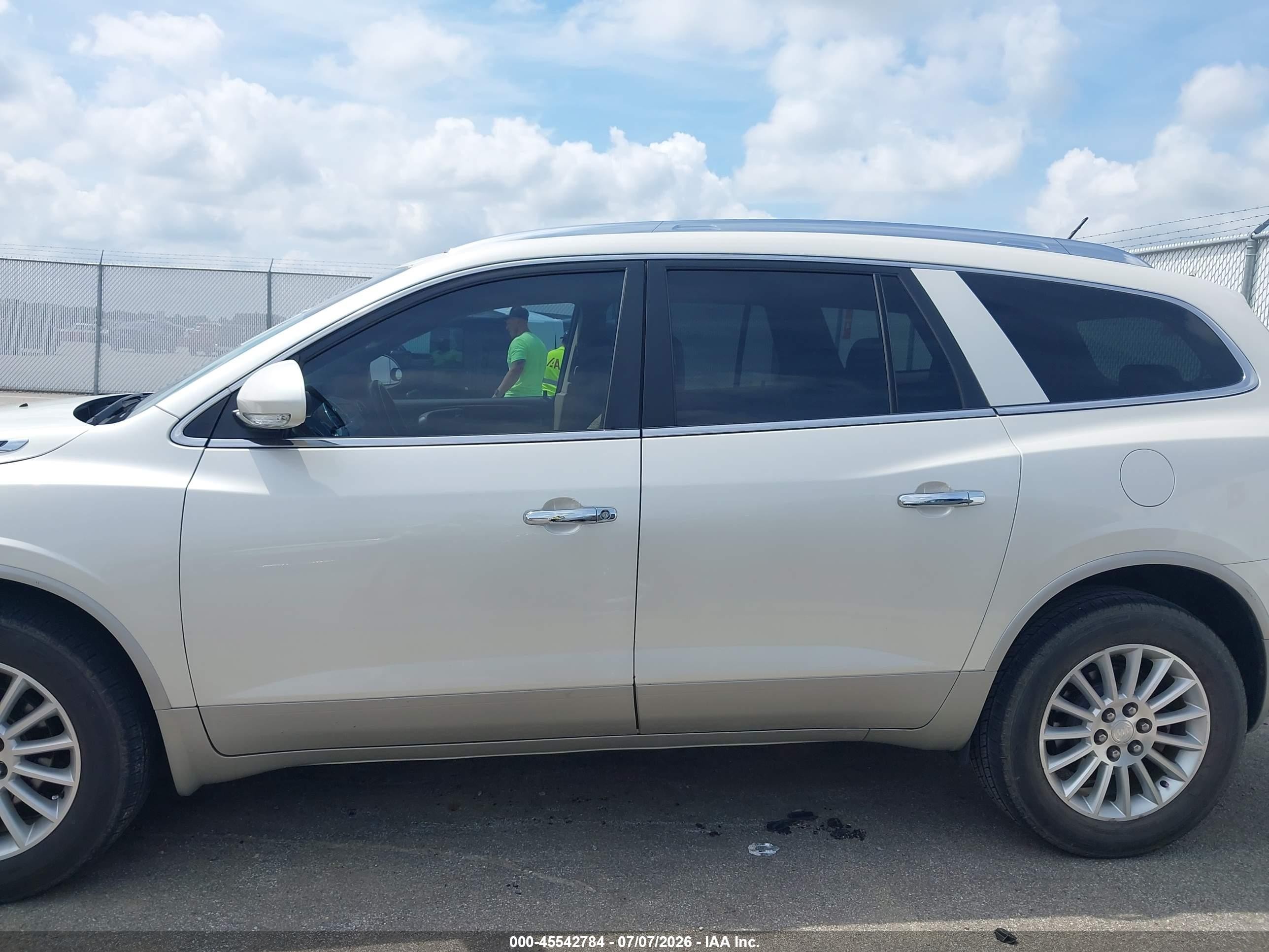 2011 Buick Enclave 1xl White vin: 5GAKRBED0BJ347168
