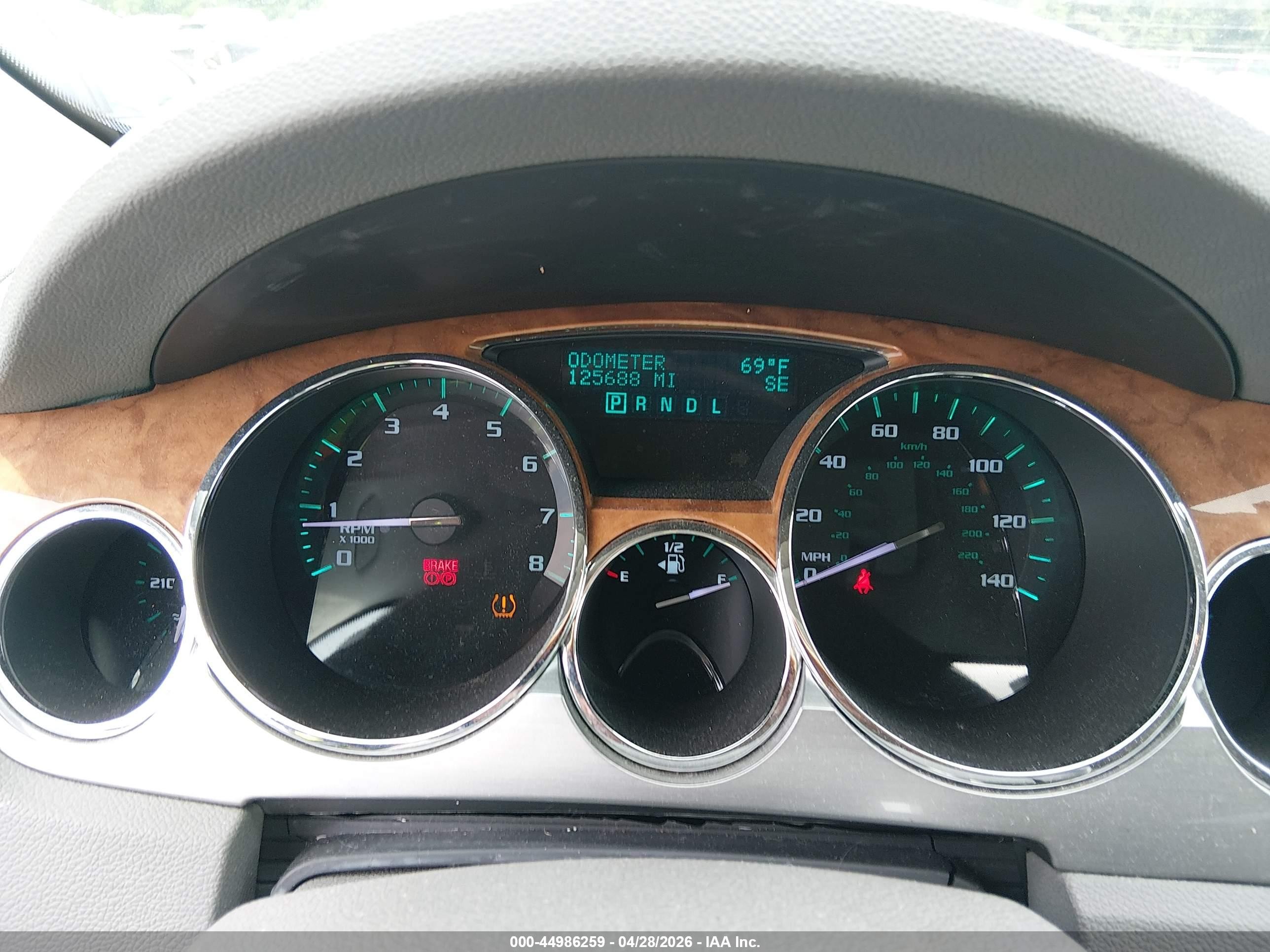 2011 Buick Enclave 1xl White vin: 5GAKRBED9BJ367712