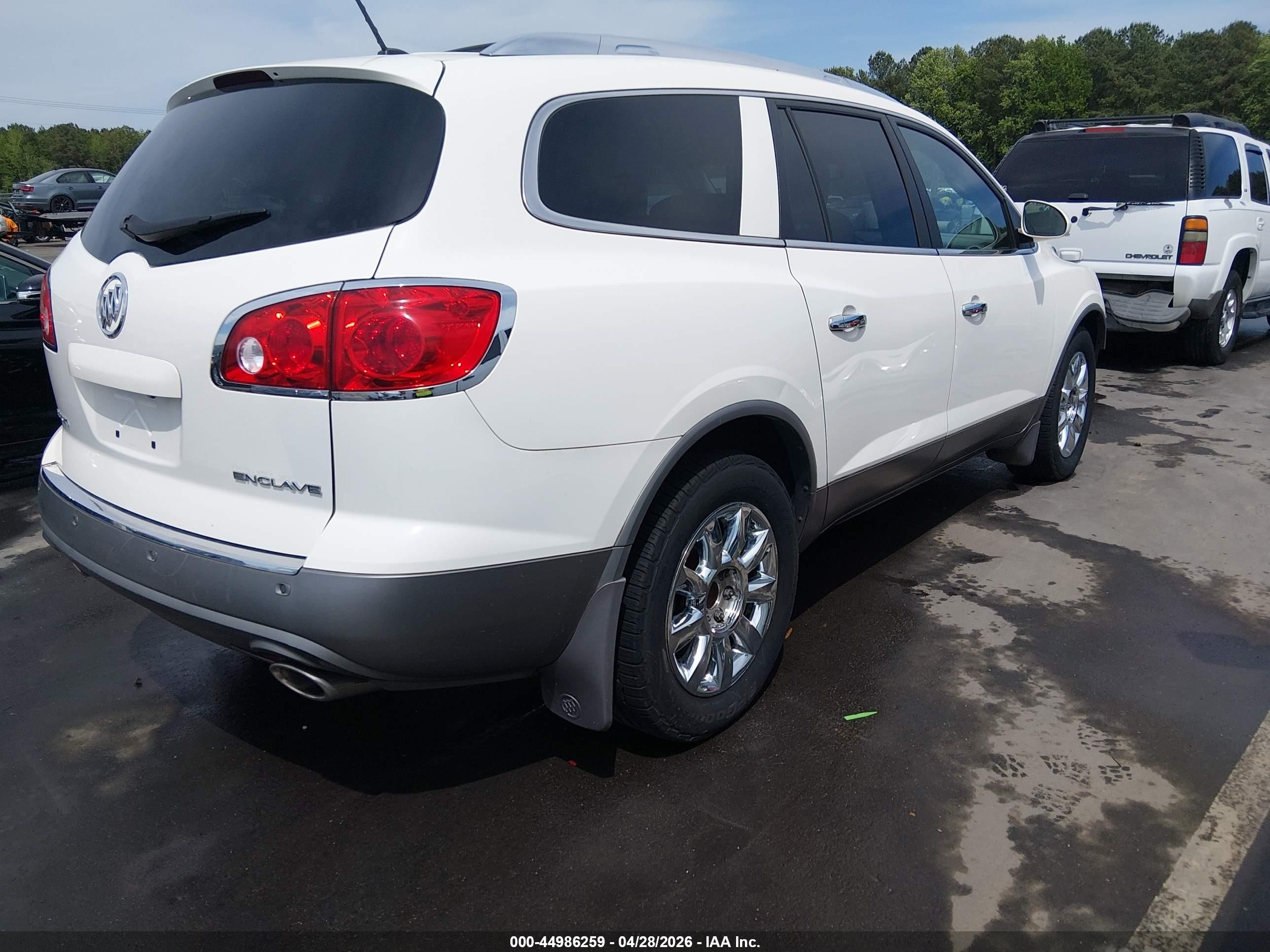 2011 Buick Enclave 1xl White vin: 5GAKRBED9BJ367712