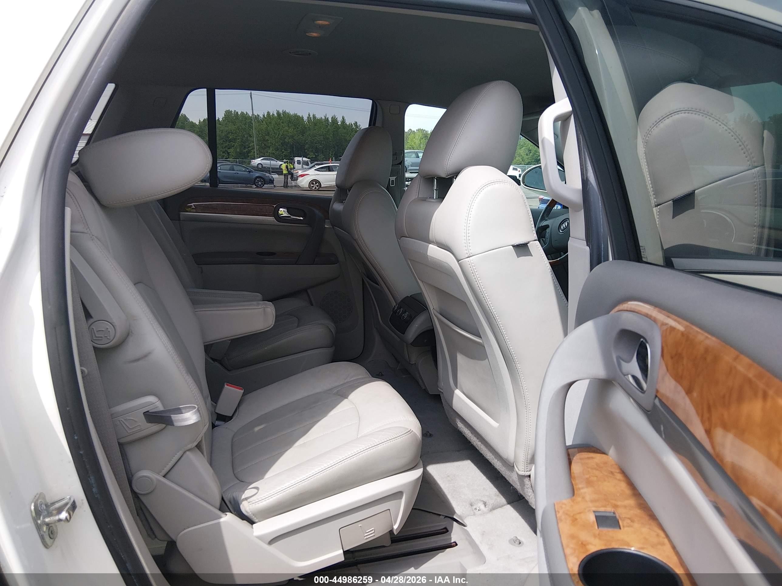 2011 Buick Enclave 1xl White vin: 5GAKRBED9BJ367712