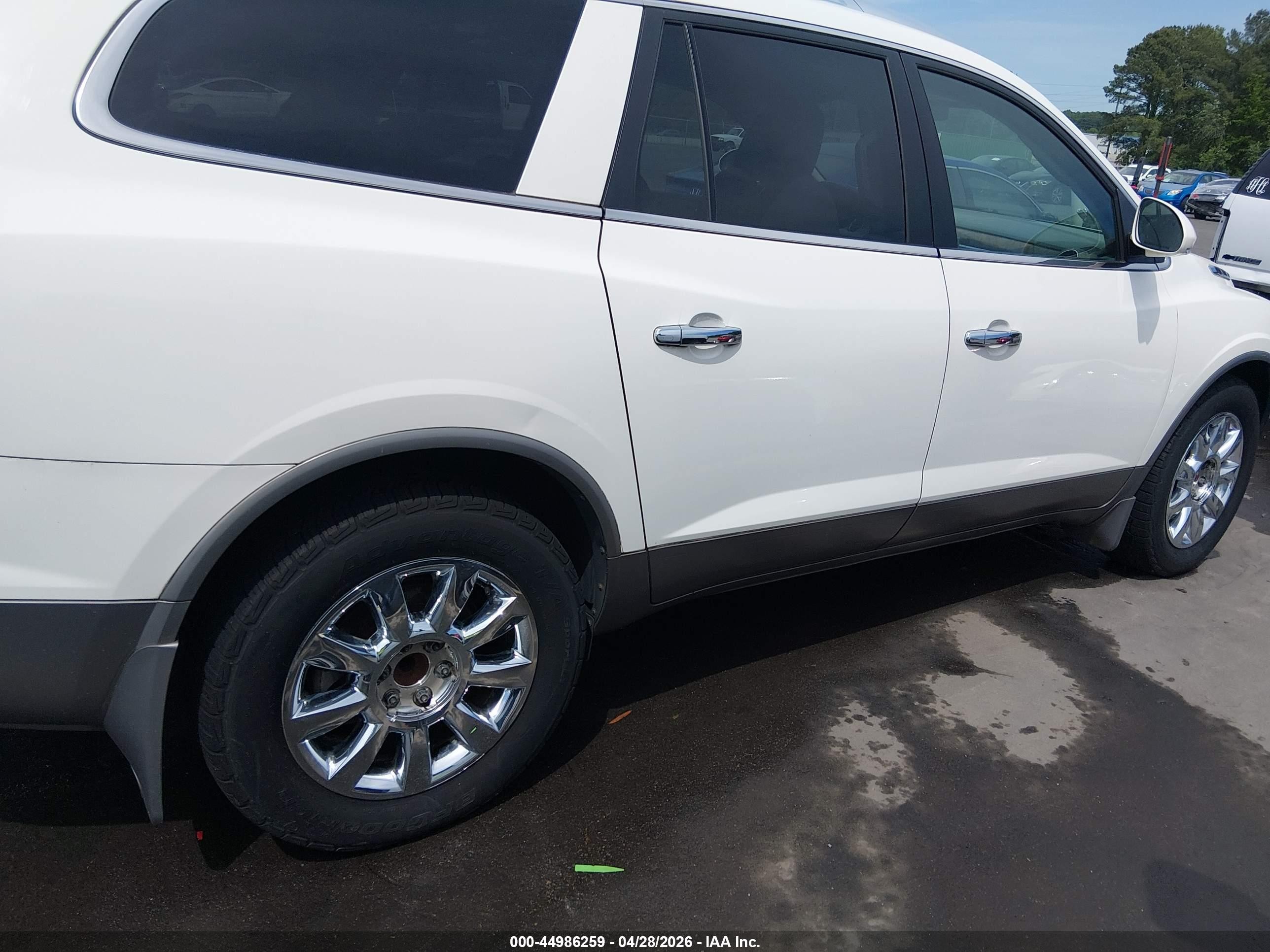 2011 Buick Enclave 1xl White vin: 5GAKRBED9BJ367712