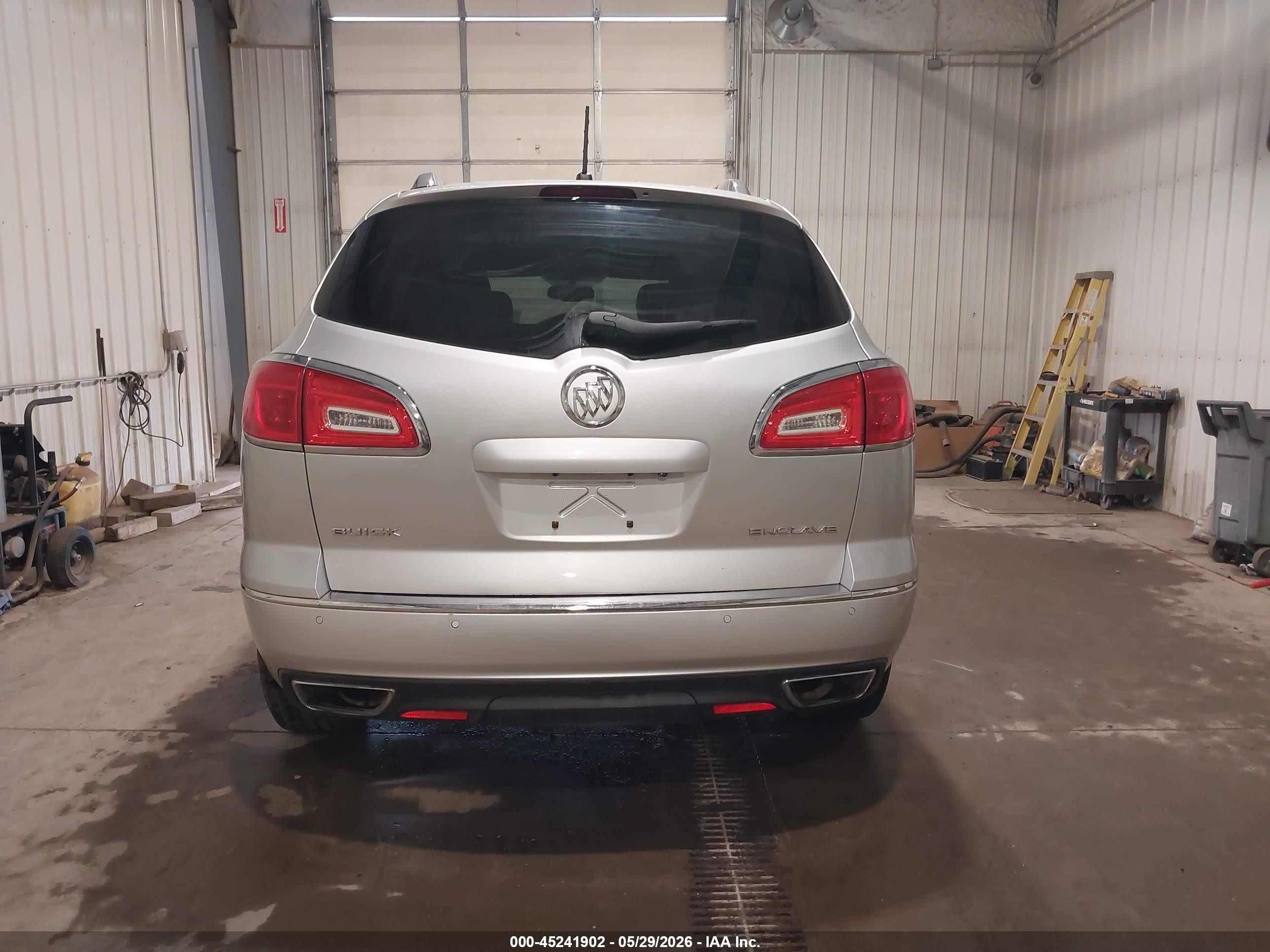 2014 Buick Enclave Leather Silver vin: 5GAKRBKD0EJ281942