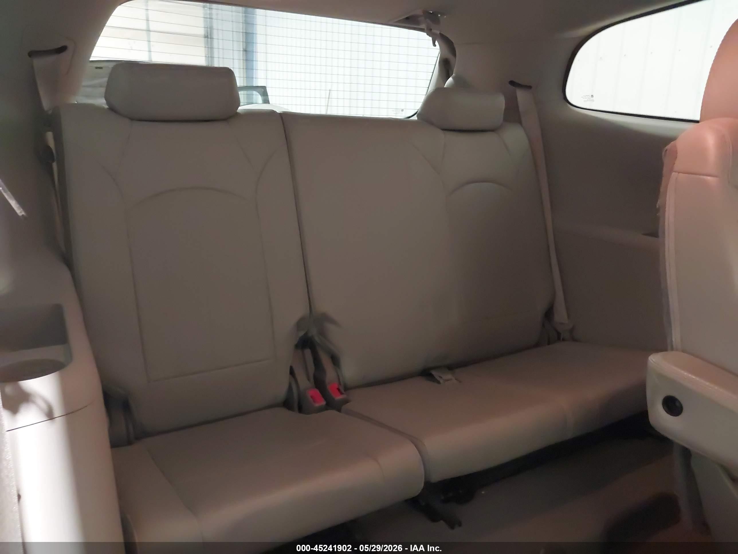 2014 Buick Enclave Leather Silver vin: 5GAKRBKD0EJ281942
