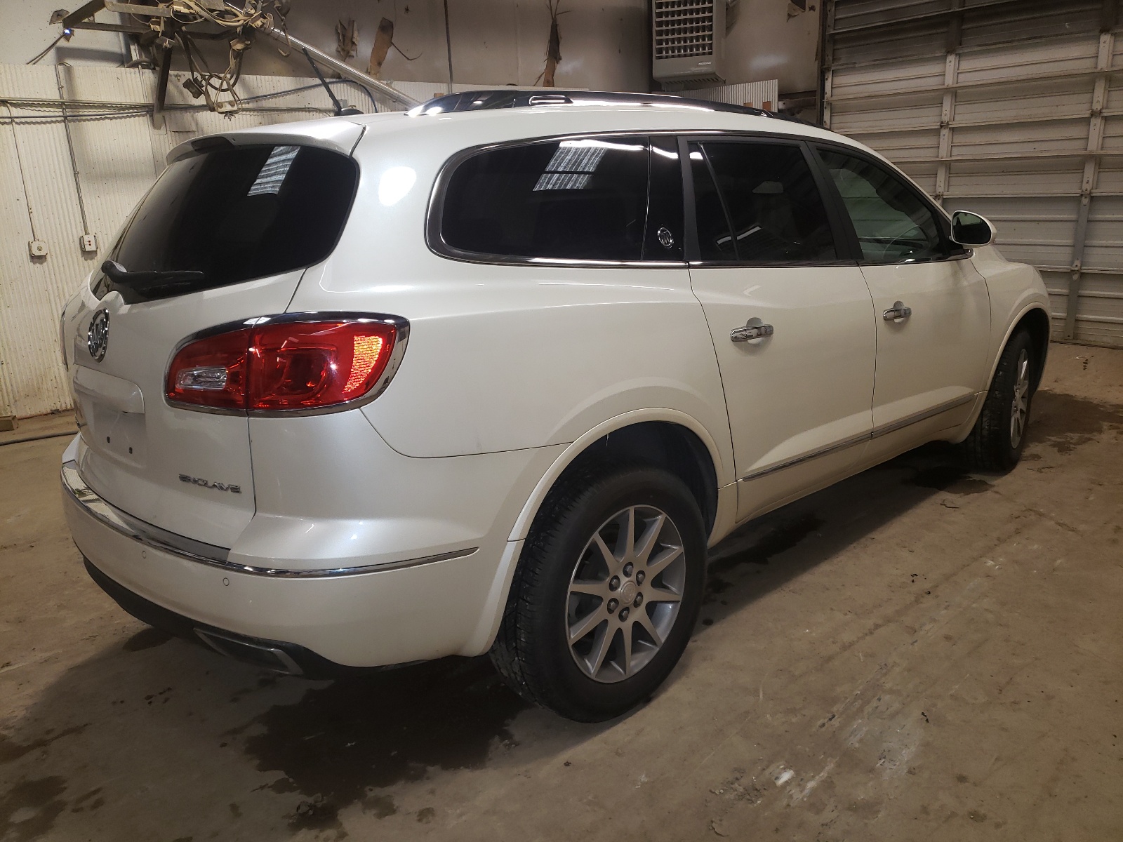 2015 Buick Enclave  Белый vin: 5GAKRBKD0FJ302743