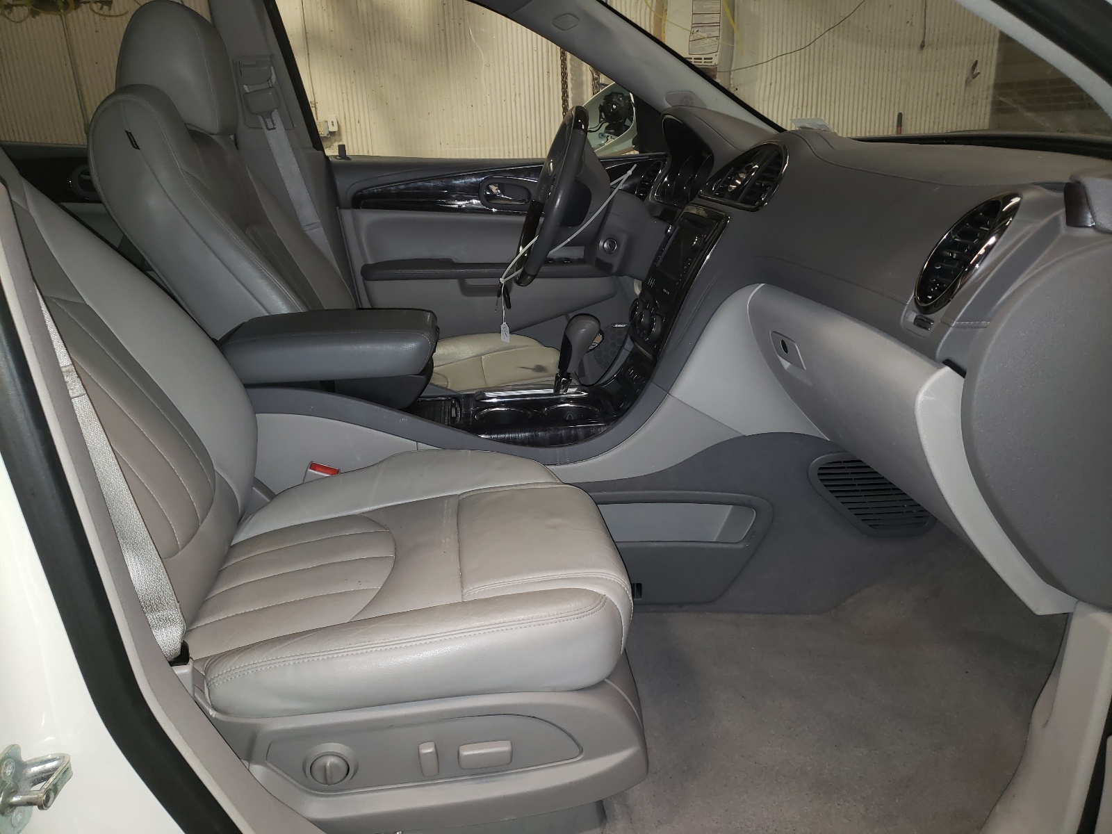 2015 Buick Enclave  Белый vin: 5GAKRBKD0FJ302743