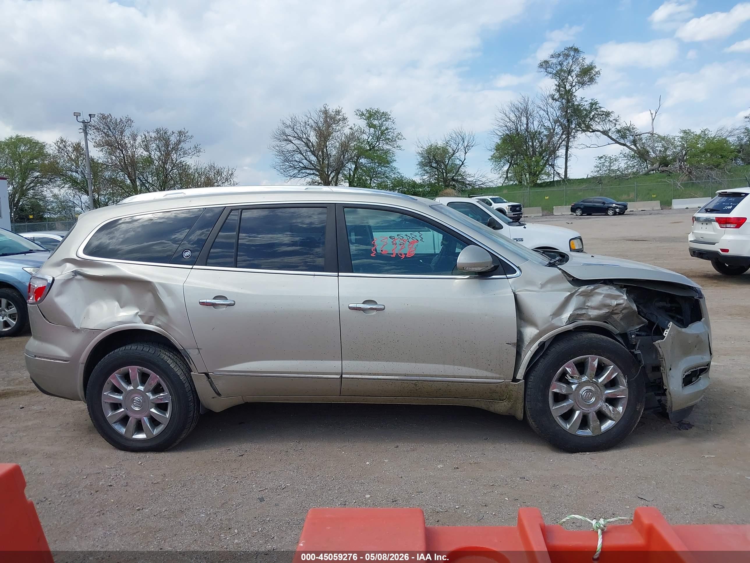 2014 Buick Enclave Leather Beige vin: 5GAKRBKD2EJ172284