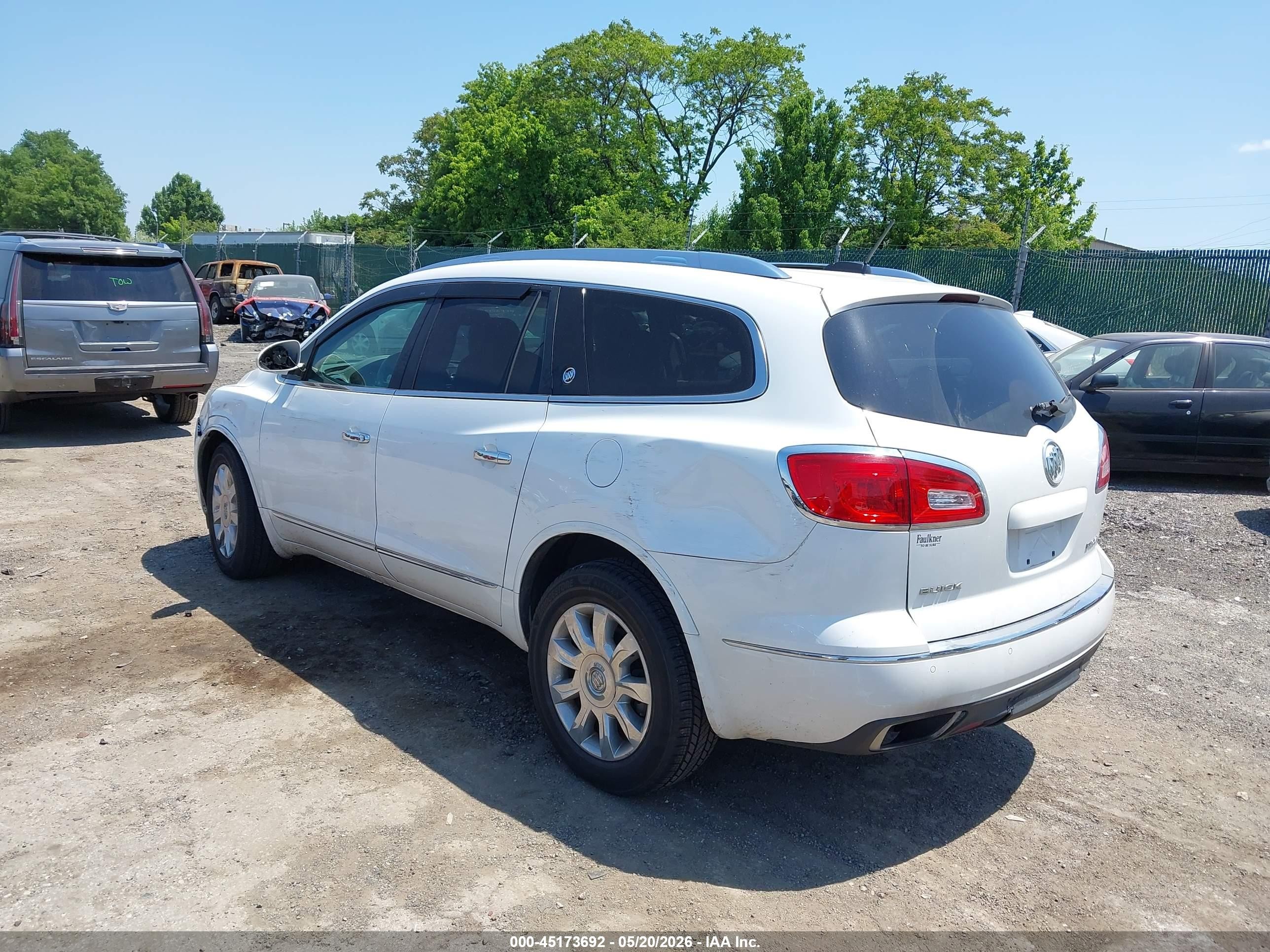 2017 Buick Enclave Leather Белый vin: 5GAKRBKD2HJ350165