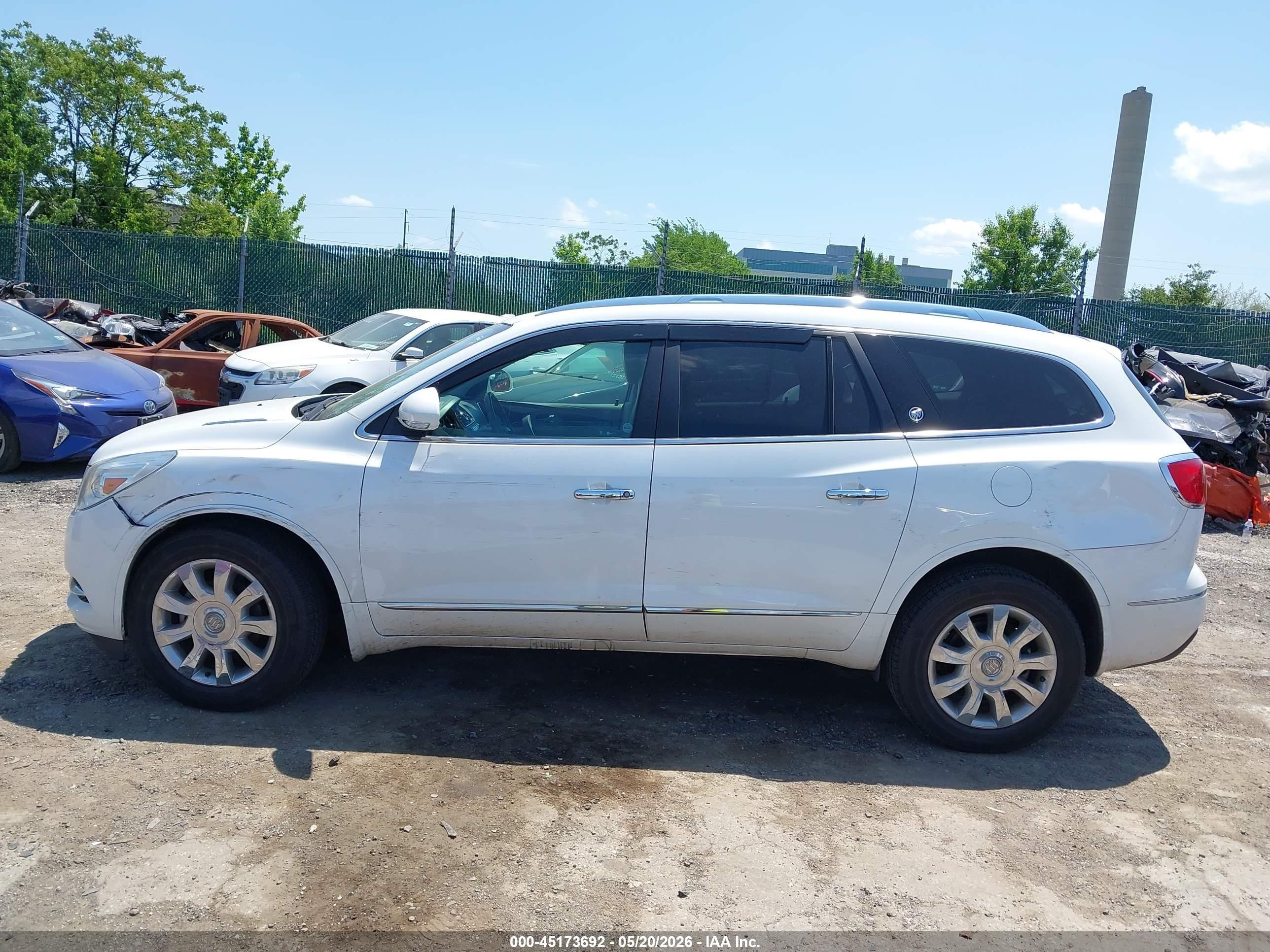 2017 Buick Enclave Leather Белый vin: 5GAKRBKD2HJ350165