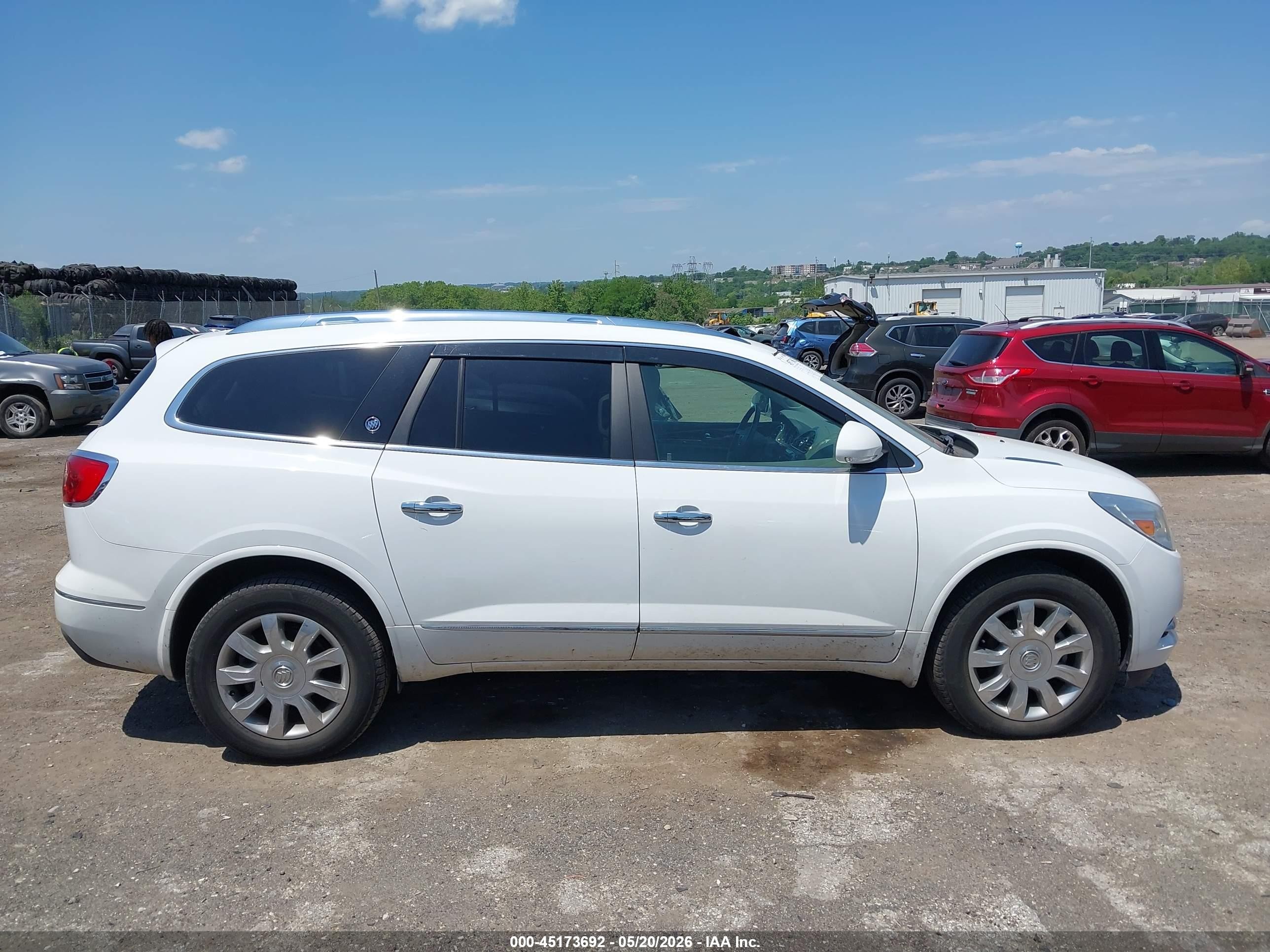 2017 Buick Enclave Leather Белый vin: 5GAKRBKD2HJ350165