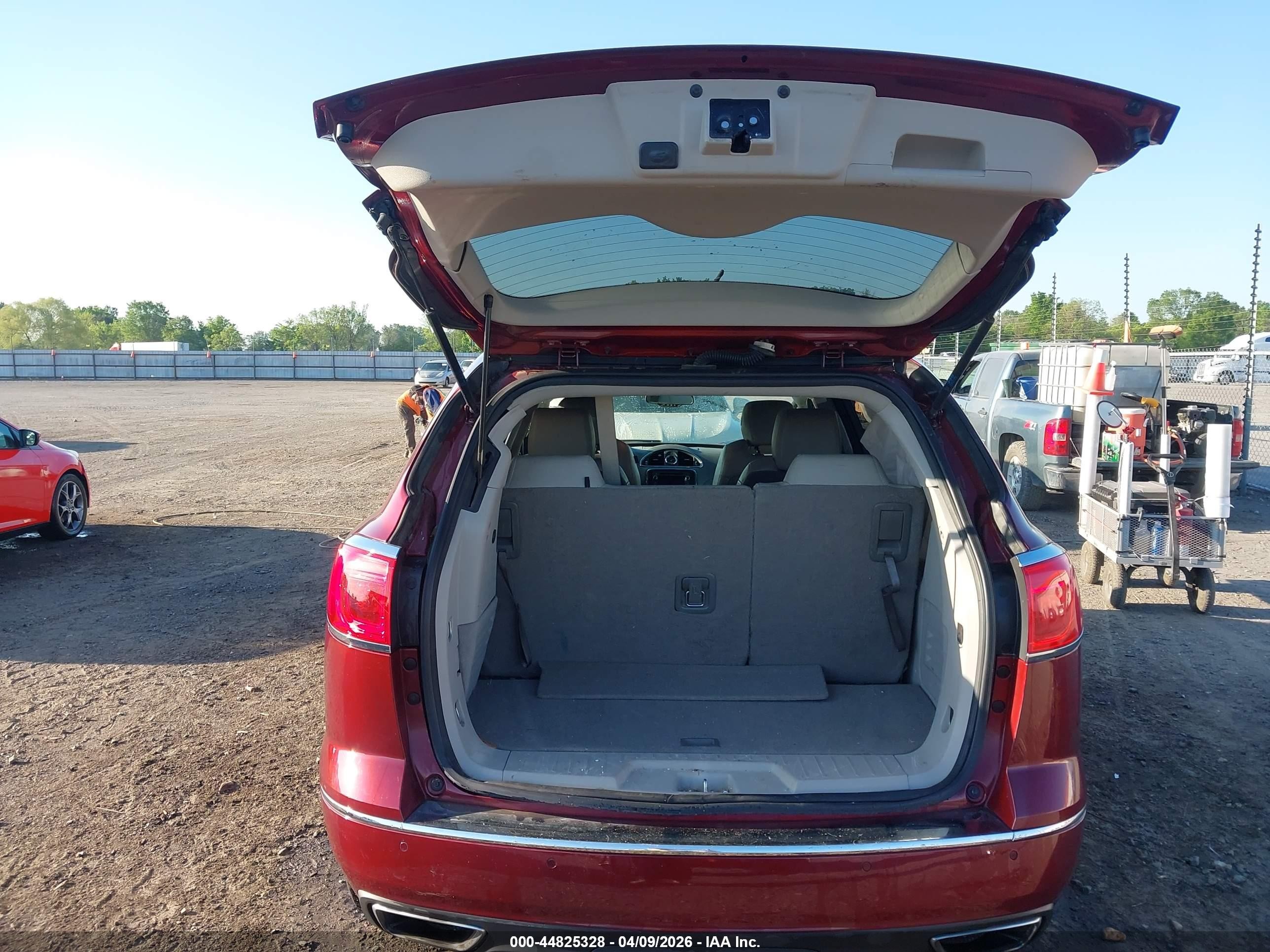 2017 Buick Enclave Leather Red vin: 5GAKRBKD3HJ330653