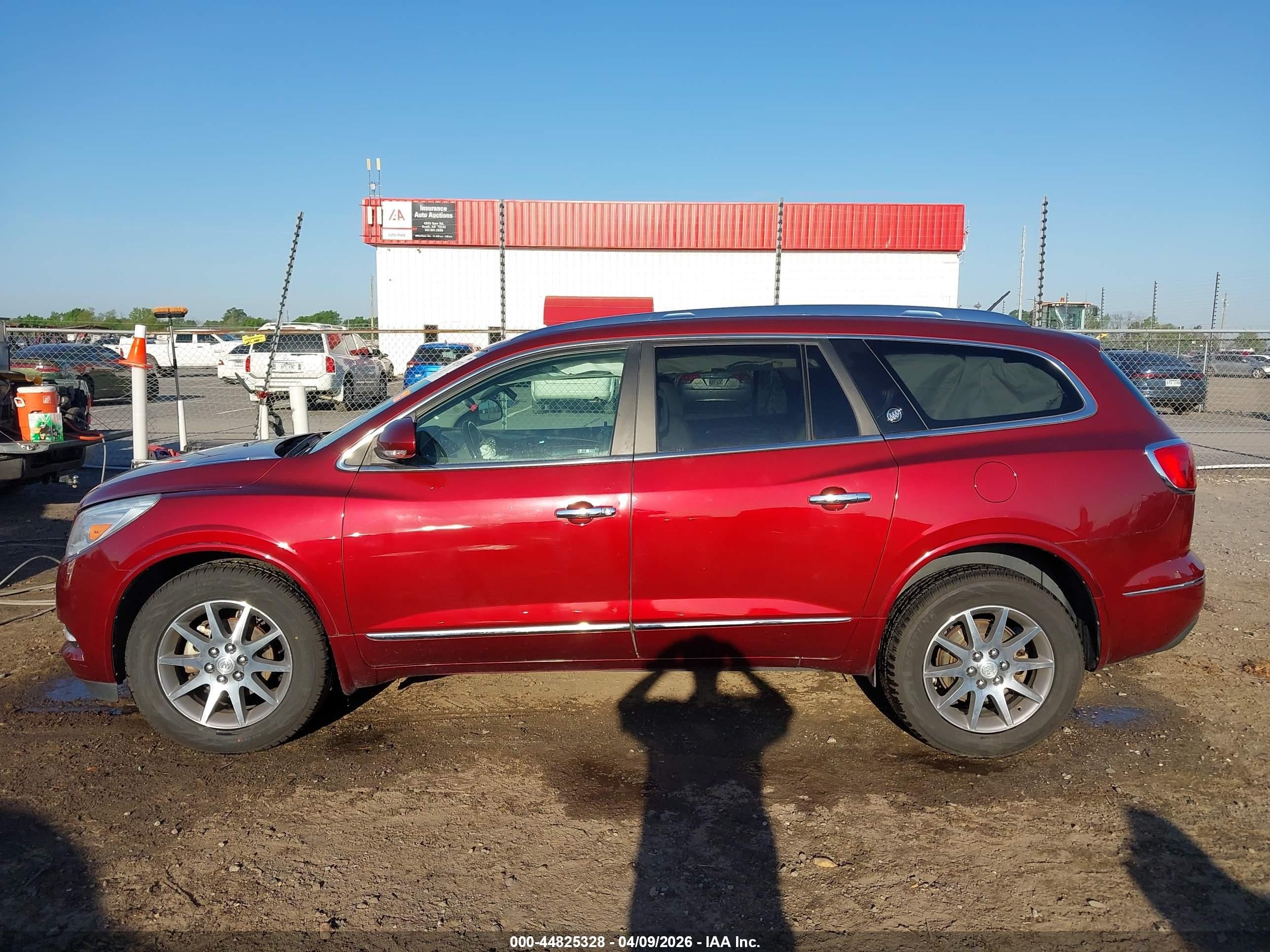 2017 Buick Enclave Leather Red vin: 5GAKRBKD3HJ330653