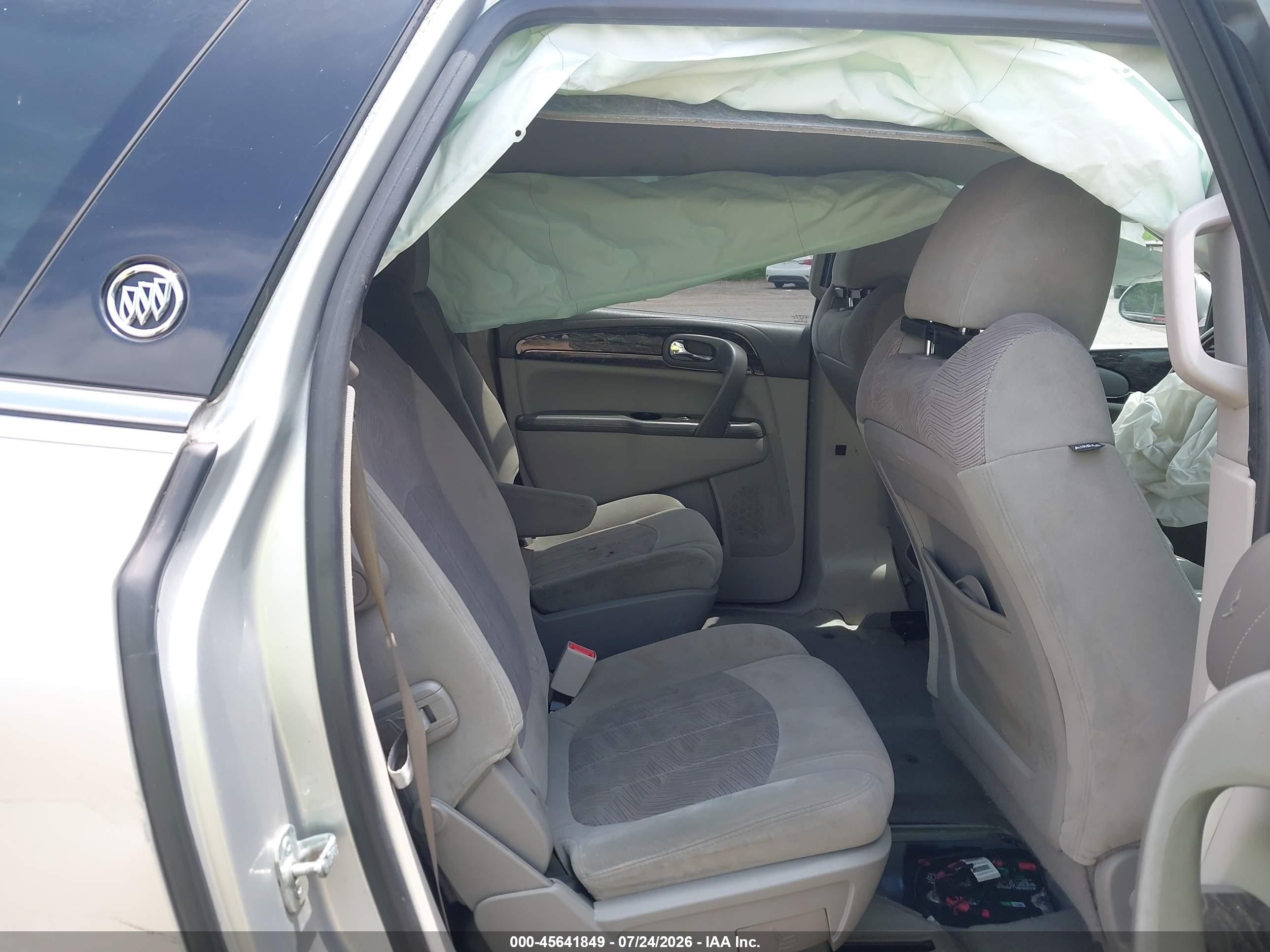 2013 Buick Enclave   Silver vin: 5GAKRBKD4DJ242012
