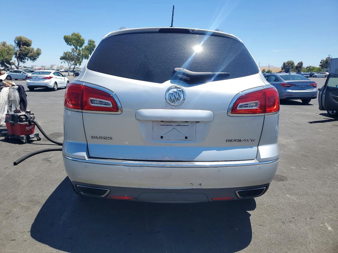 2014 Buick Enclave Silver vin: 5GAKRBKD4EJ100695