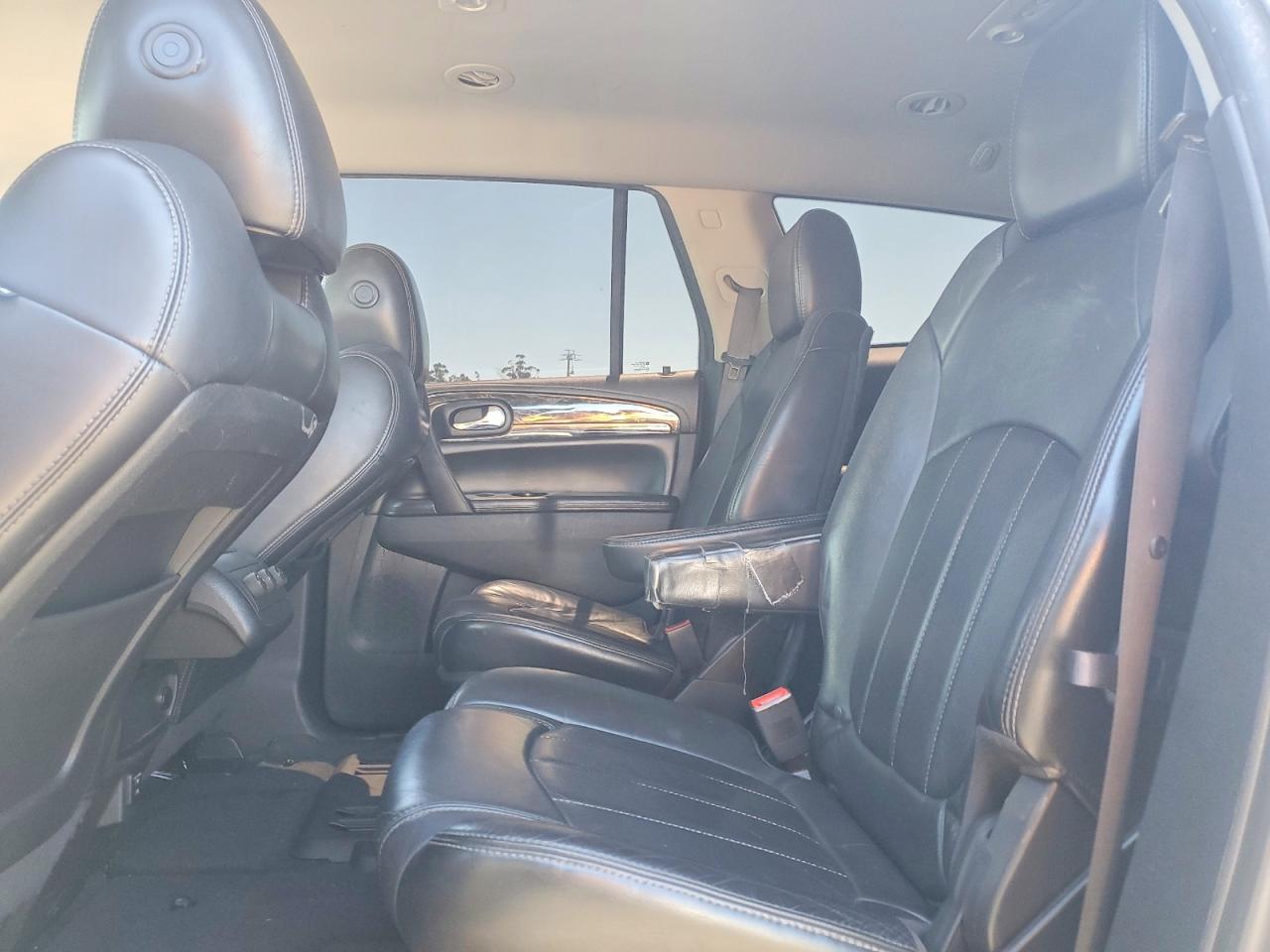 2014 Buick Enclave Silver vin: 5GAKRBKD4EJ100695