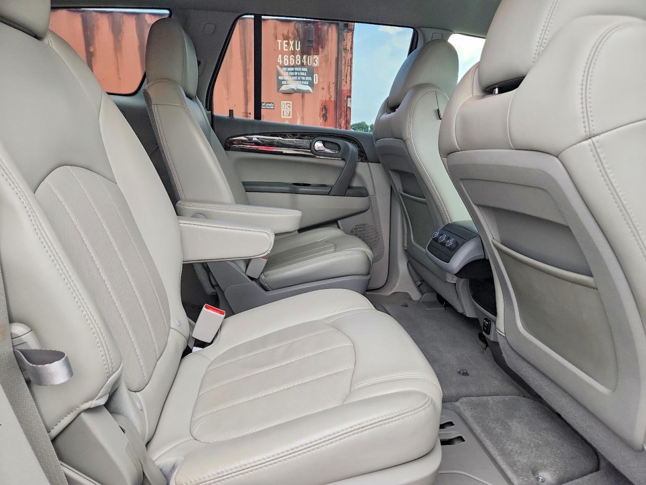 2014 Buick Enclave Cream vin: 5GAKRBKD4EJ211540