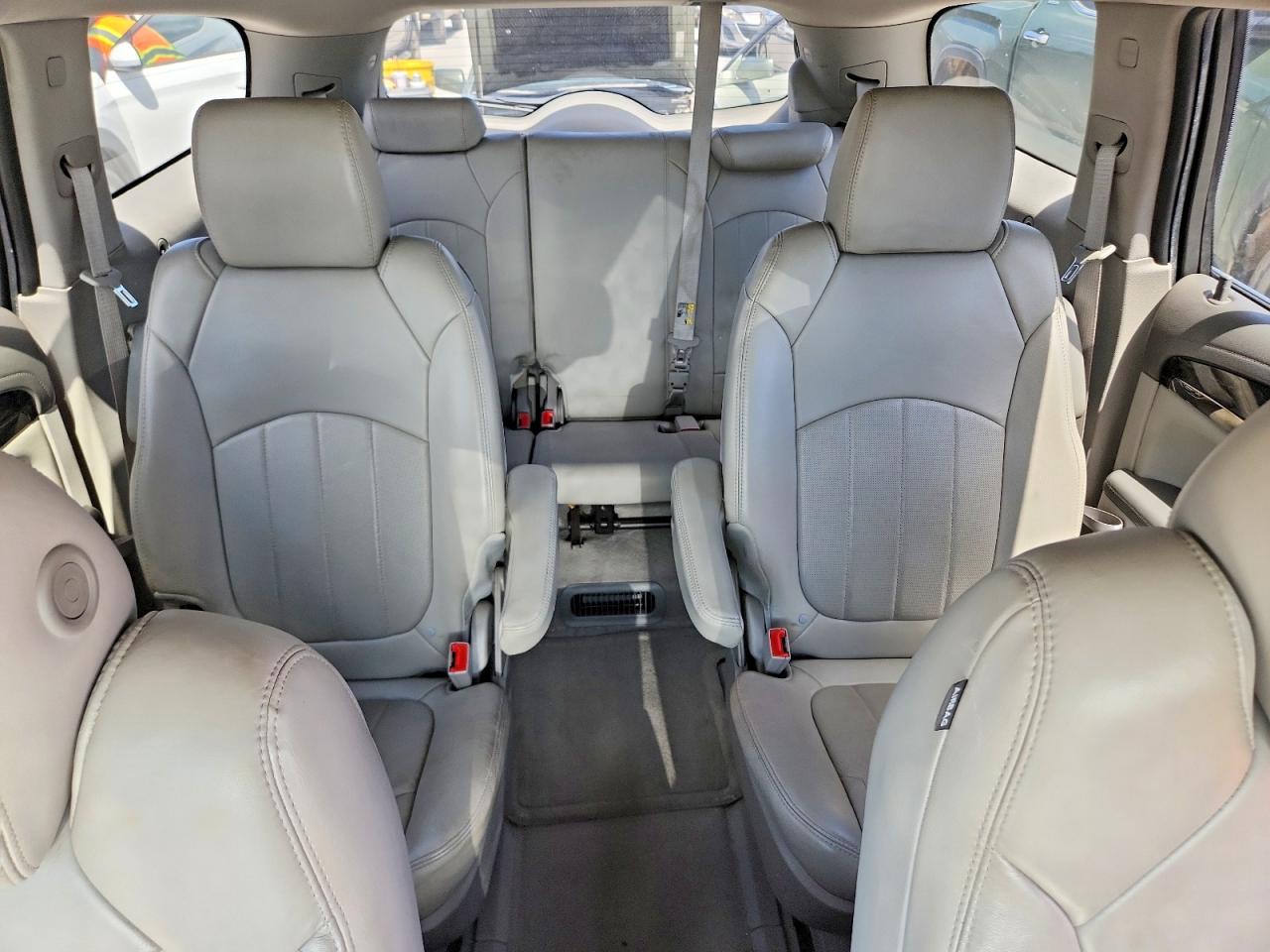 2014 Buick Enclave Cream vin: 5GAKRBKD4EJ331645