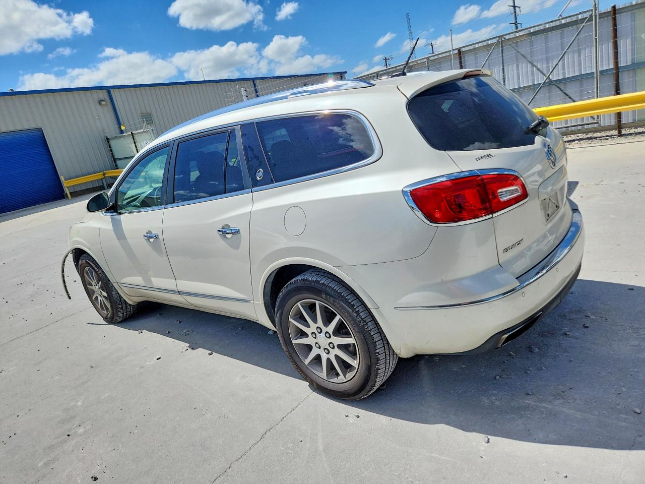 2014 Buick Enclave Cream vin: 5GAKRBKD4EJ331645