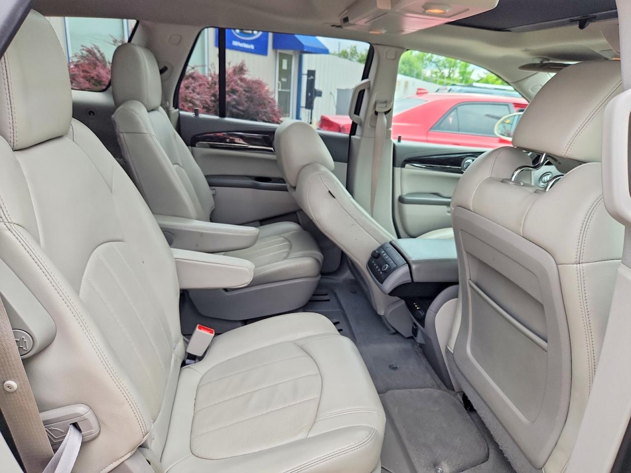 2015 Buick Enclave White vin: 5GAKRBKD5FJ216070