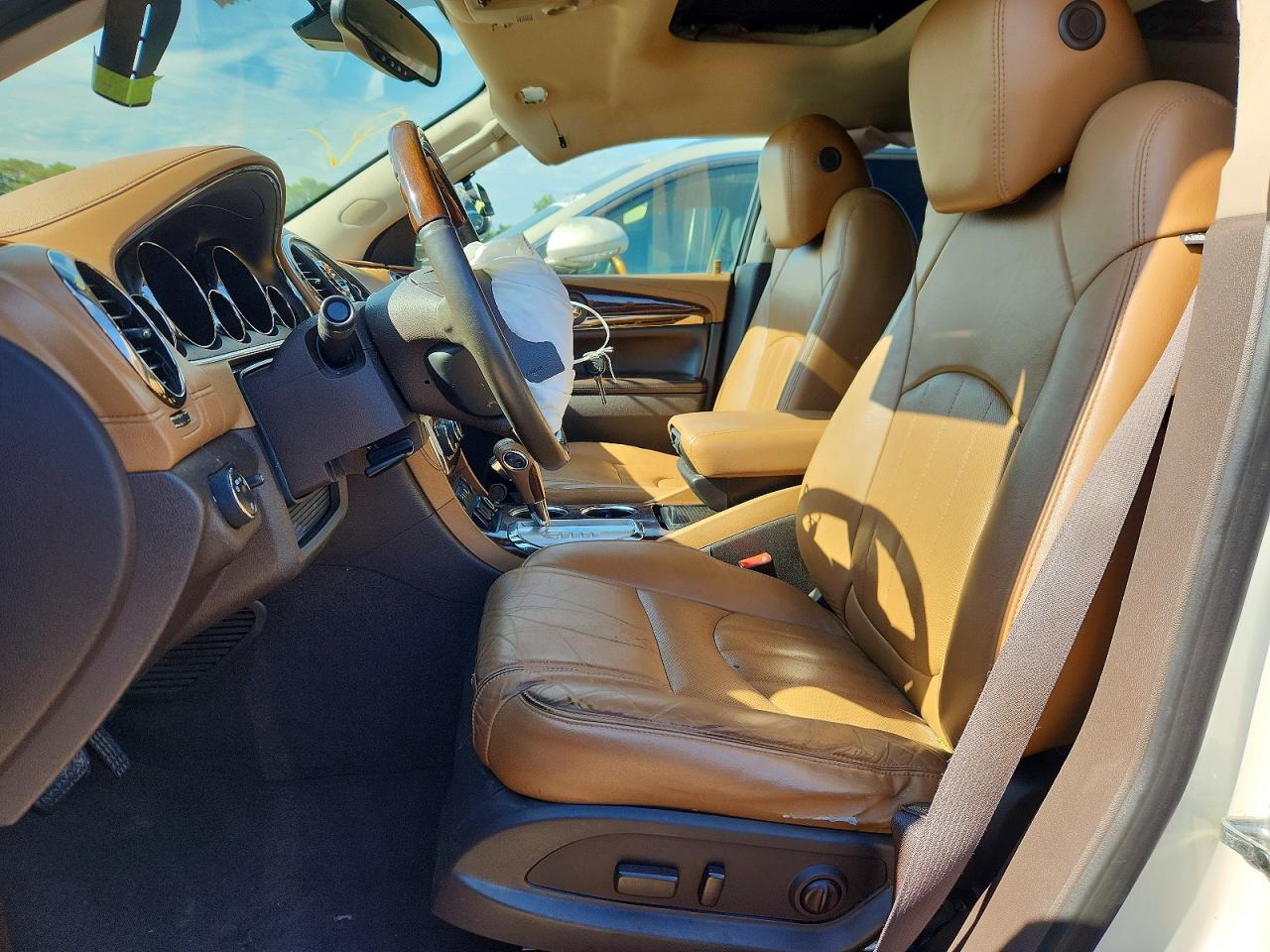 2015 Buick Enclave Cream vin: 5GAKRBKD5FJ267763