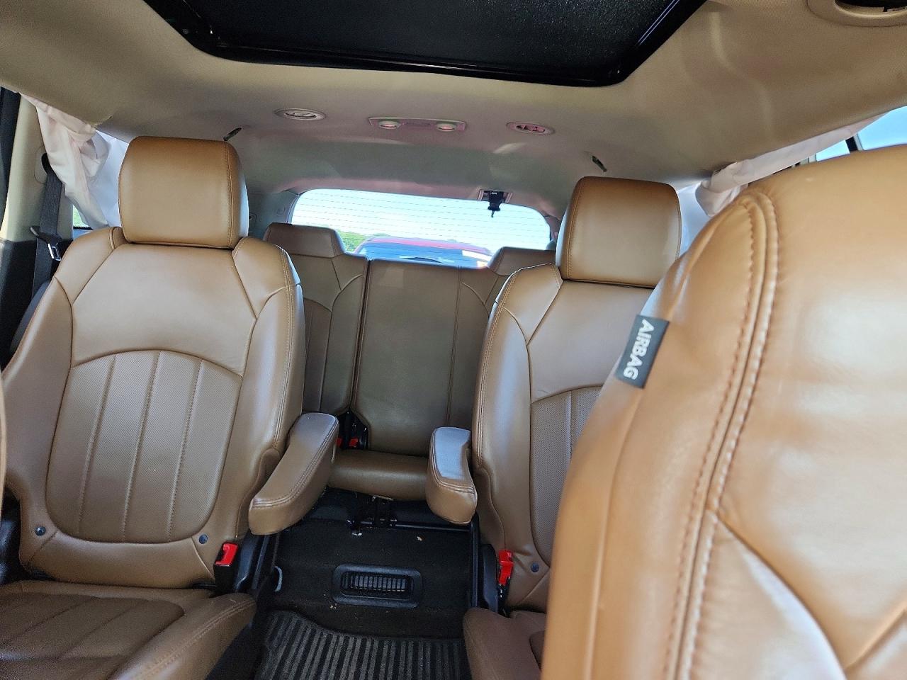 2015 Buick Enclave Cream vin: 5GAKRBKD5FJ267763