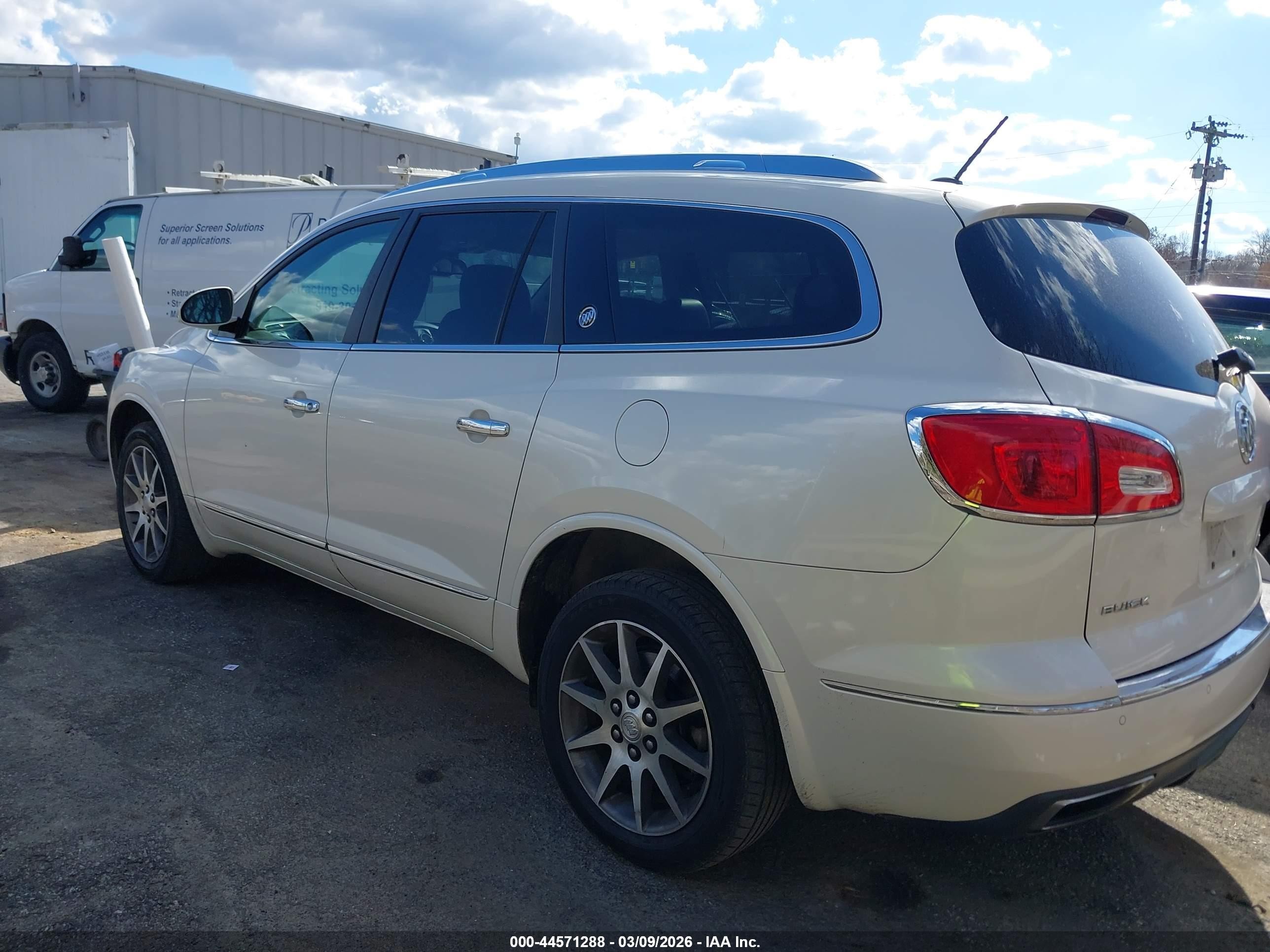 2015 Buick Enclave Leather Белый vin: 5GAKRBKD6FJ175223