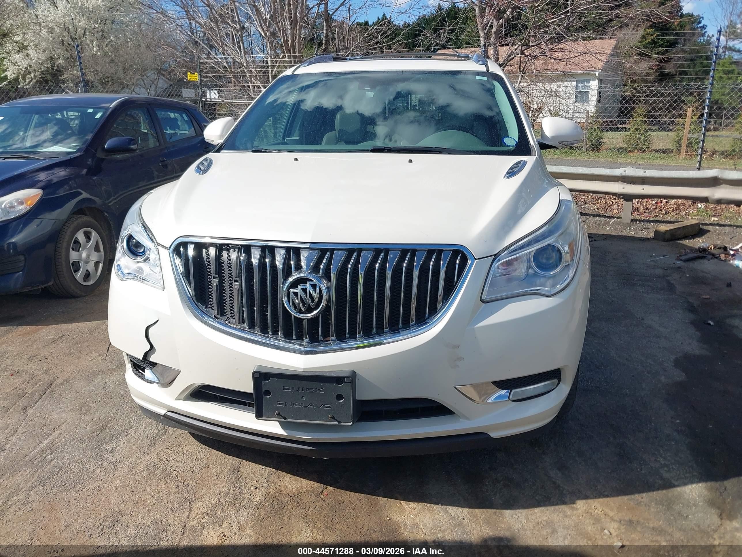 2015 Buick Enclave Leather Белый vin: 5GAKRBKD6FJ175223