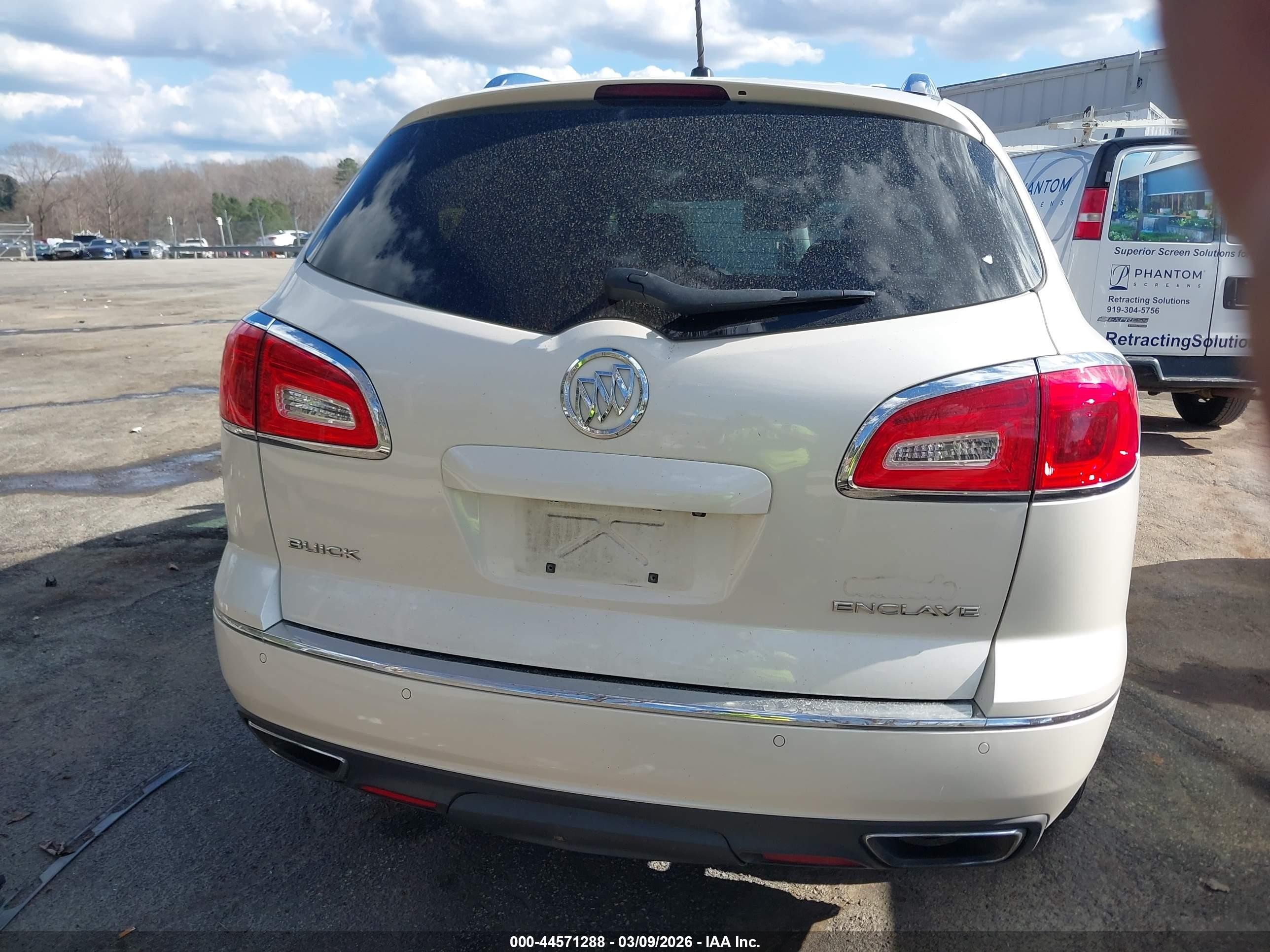2015 Buick Enclave Leather Белый vin: 5GAKRBKD6FJ175223