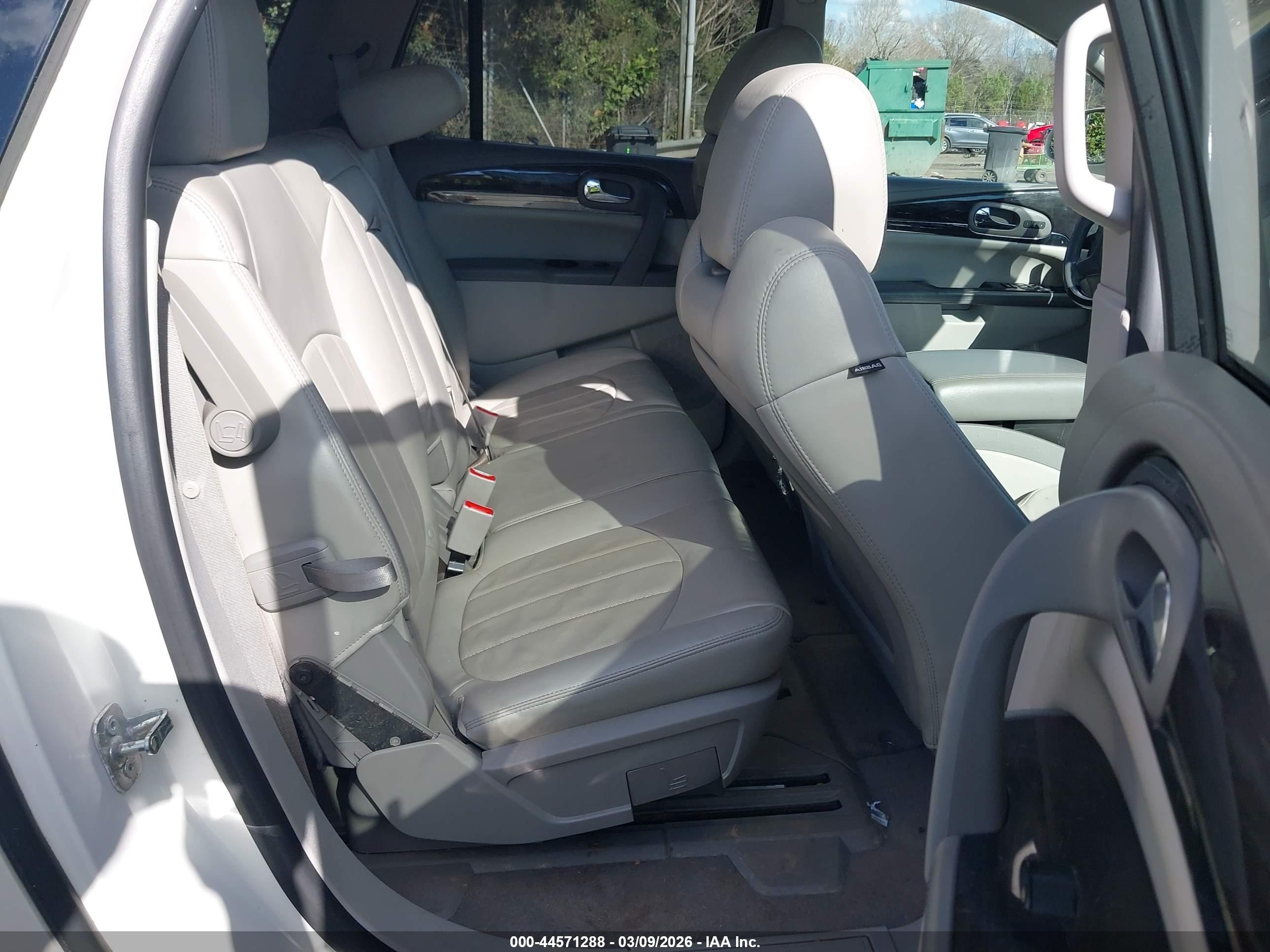 2015 Buick Enclave Leather Белый vin: 5GAKRBKD6FJ175223