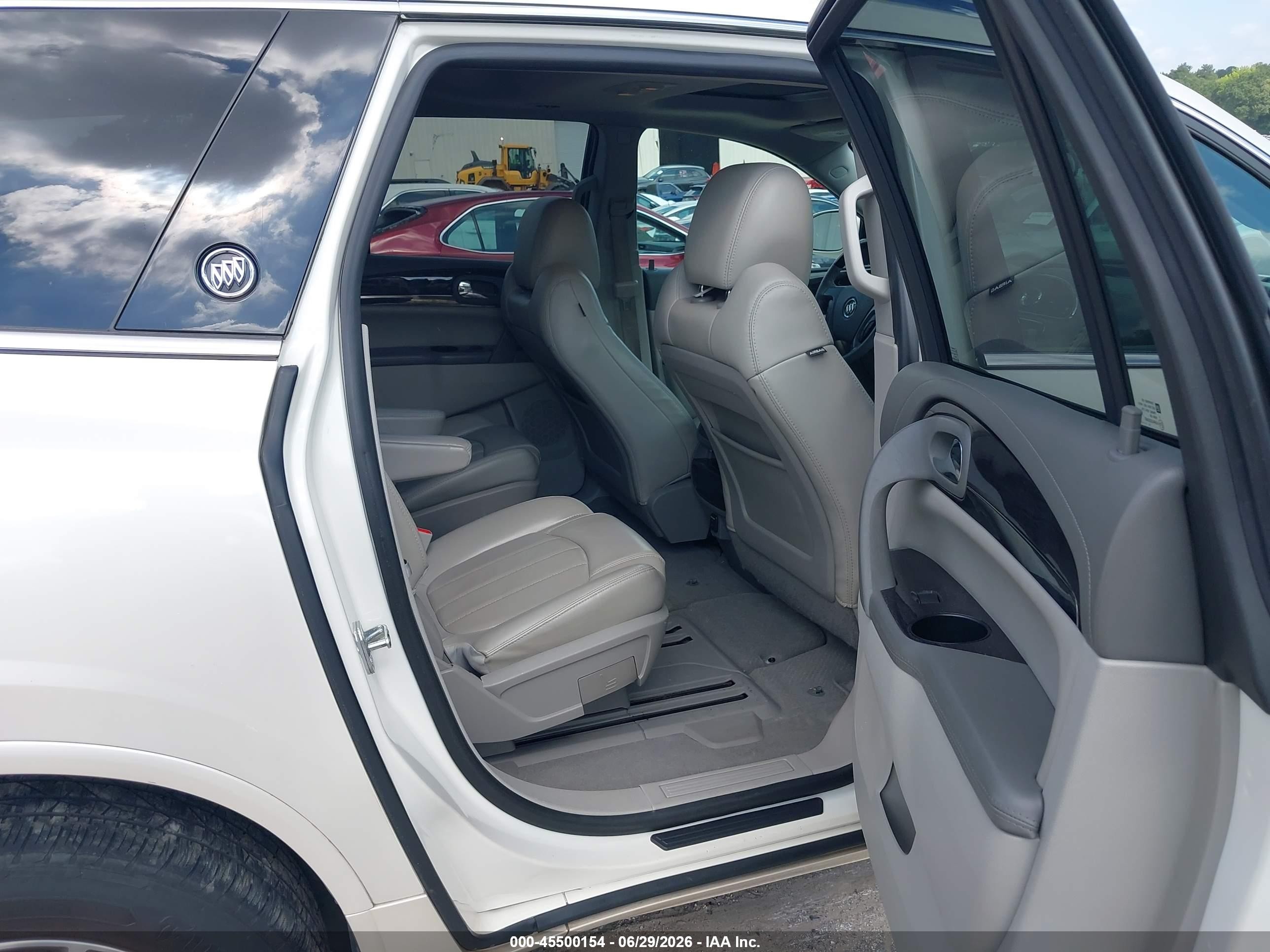 2015 Buick Enclave Leather Белый vin: 5GAKRBKD6FJ182401