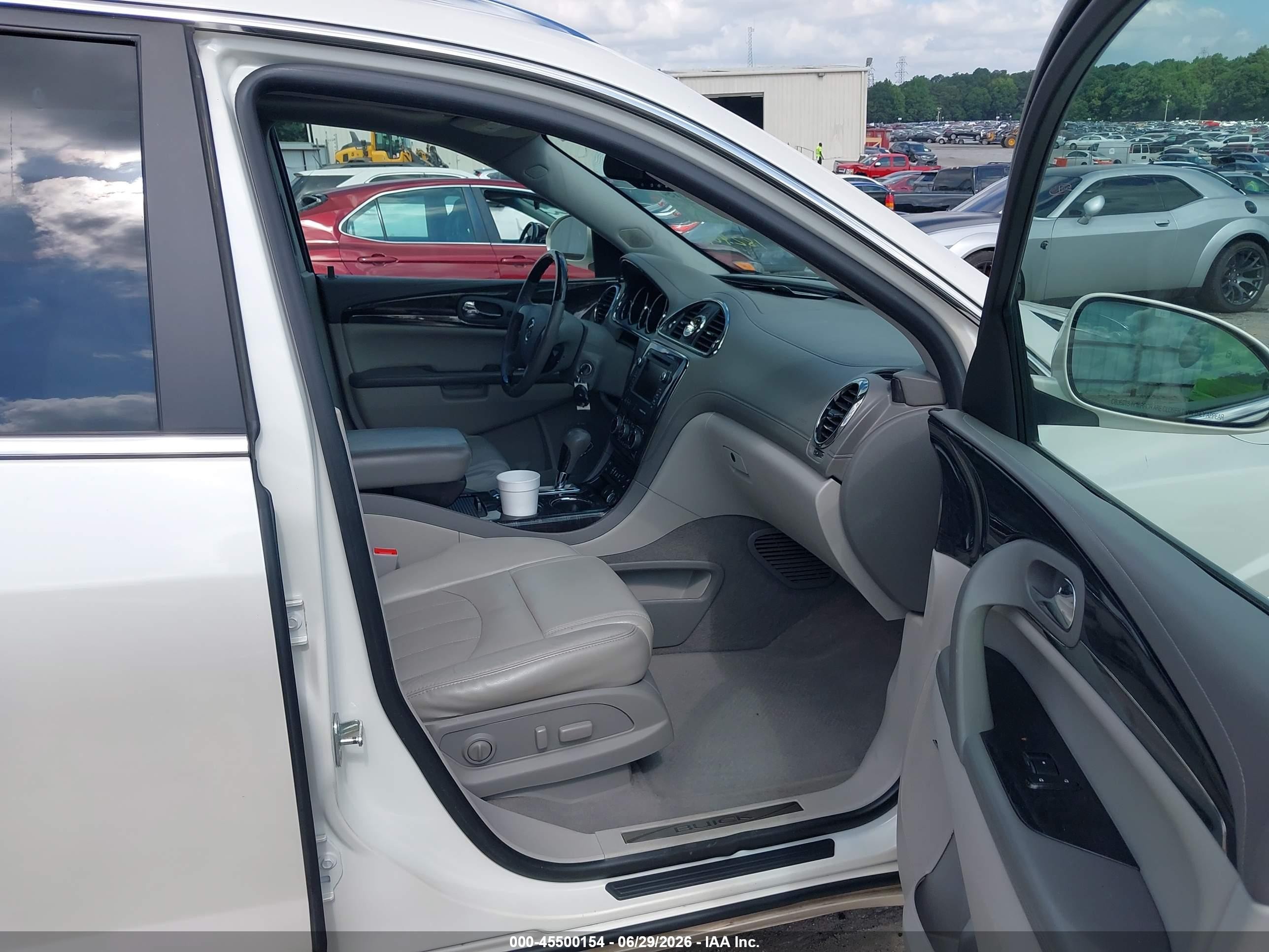 2015 Buick Enclave Leather Белый vin: 5GAKRBKD6FJ182401