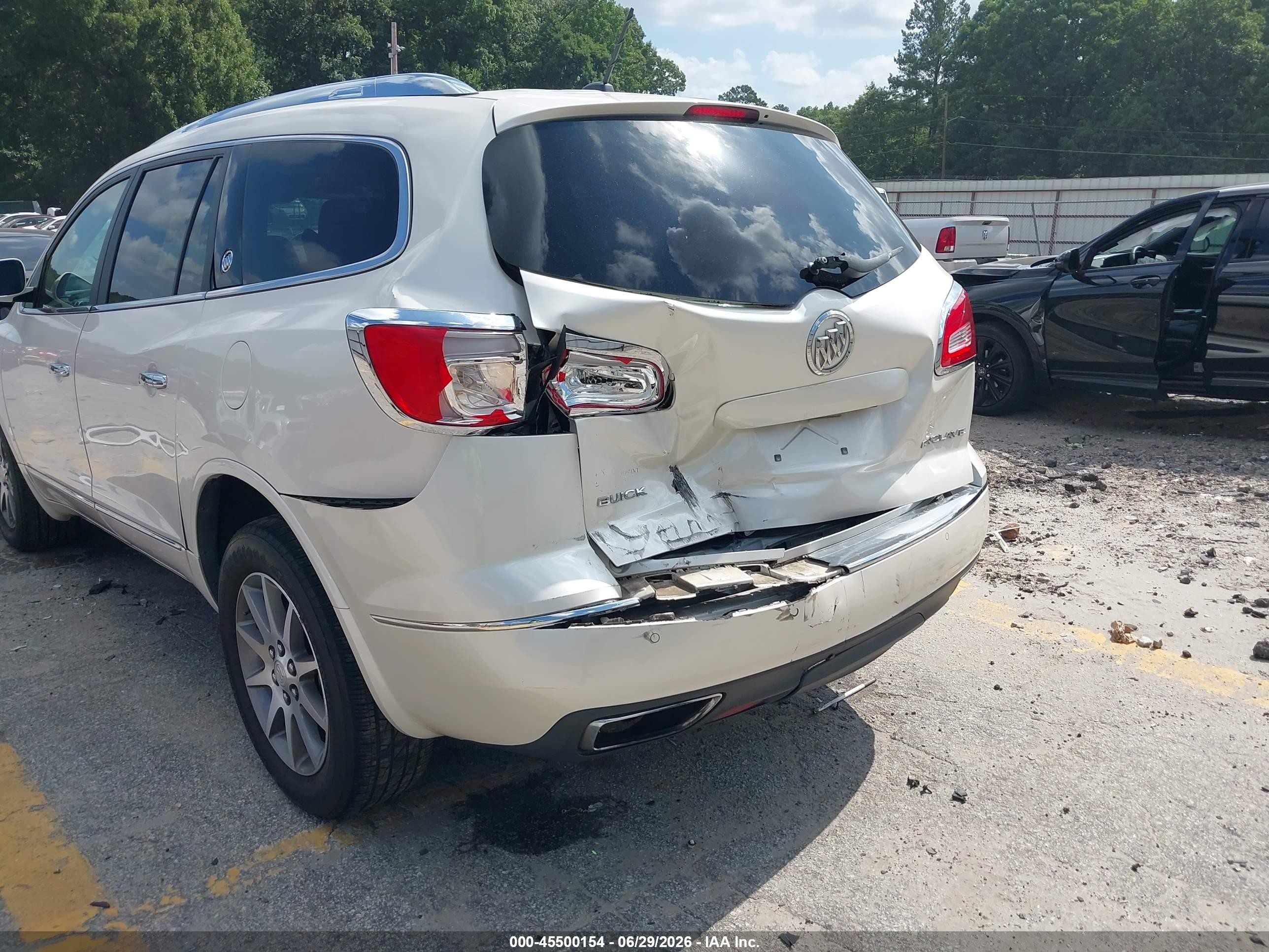 2015 Buick Enclave Leather Белый vin: 5GAKRBKD6FJ182401